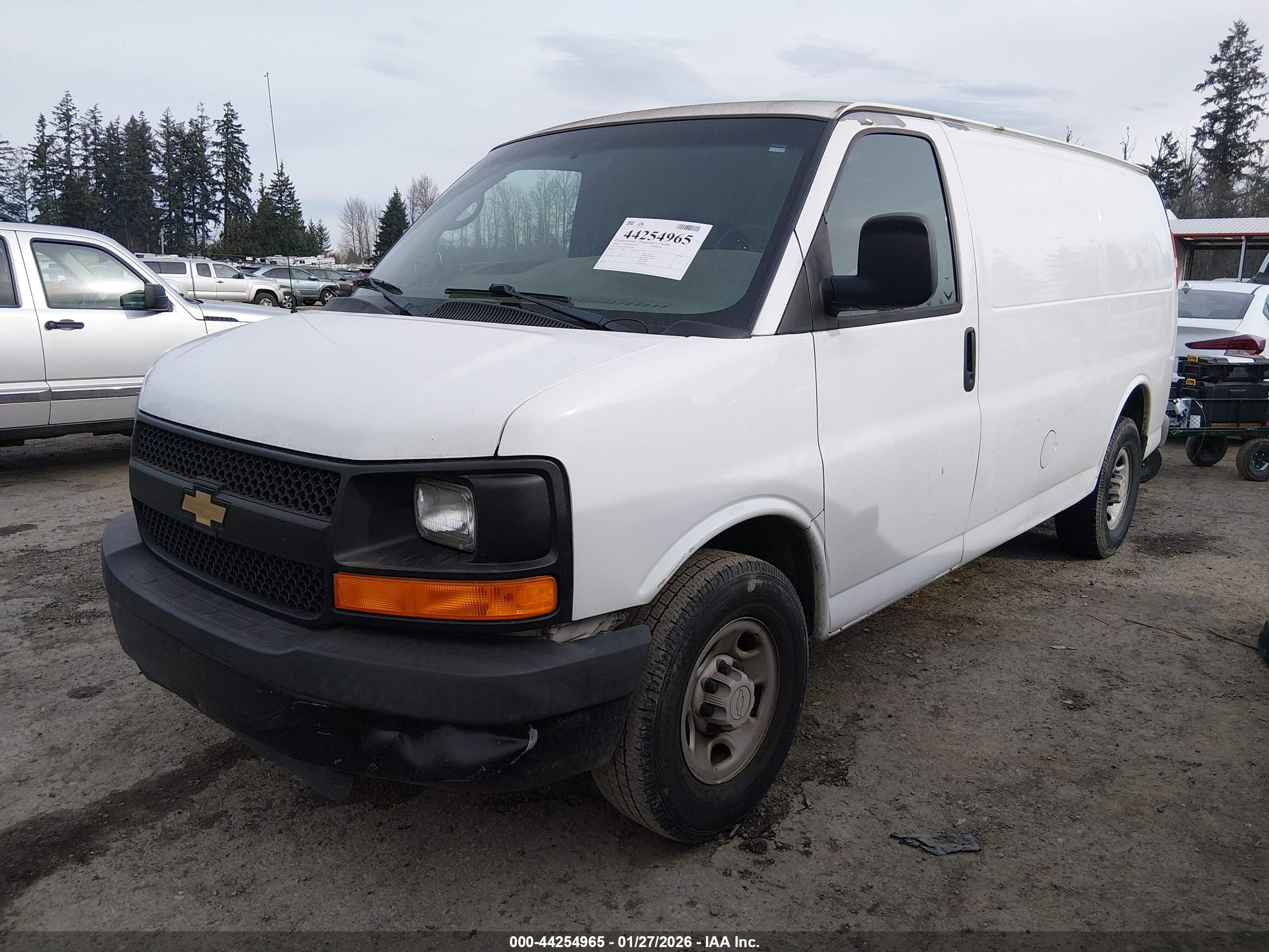 CHEVROLET EXPRESS image 2