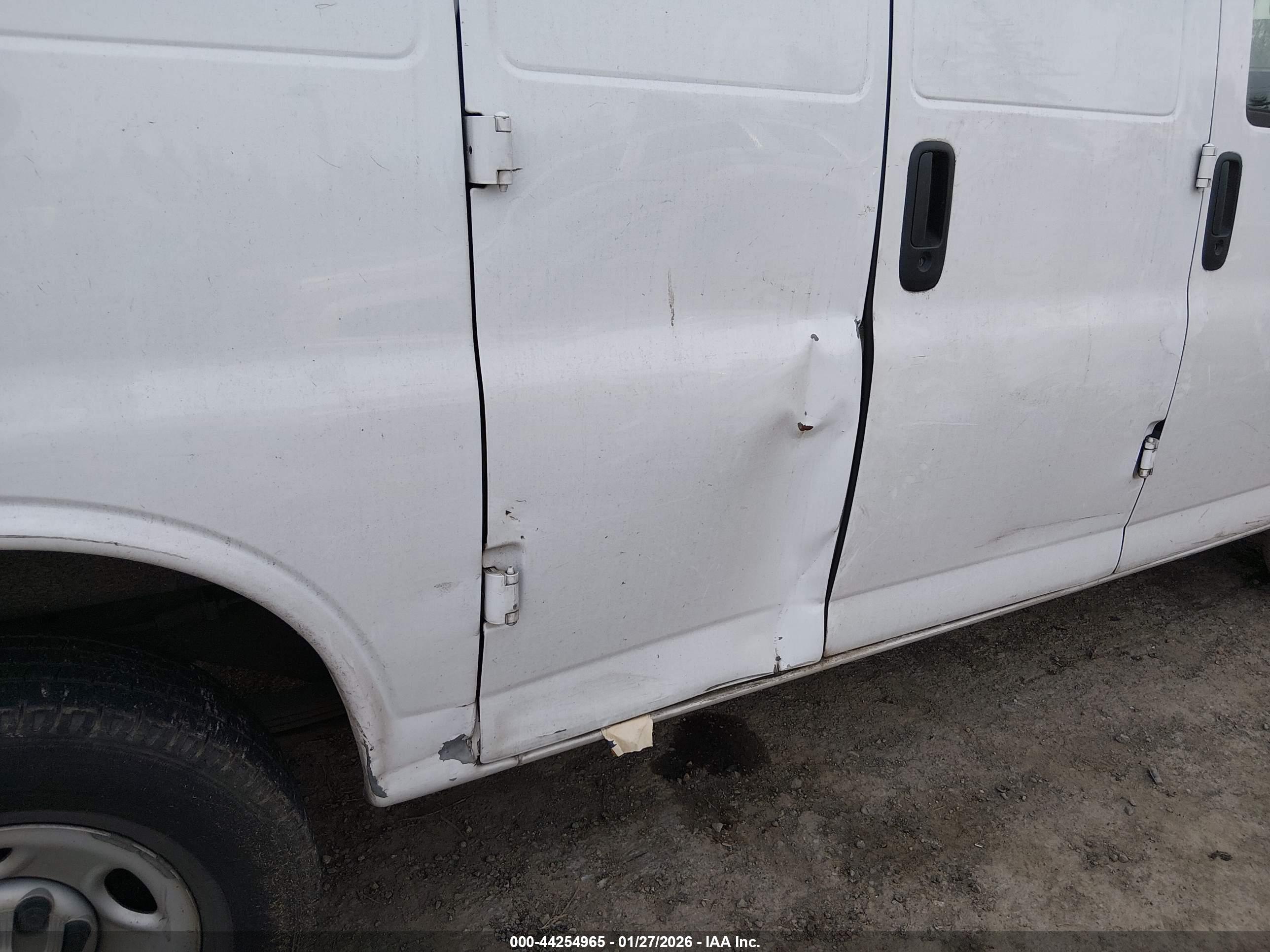 CHEVROLET EXPRESS image 6