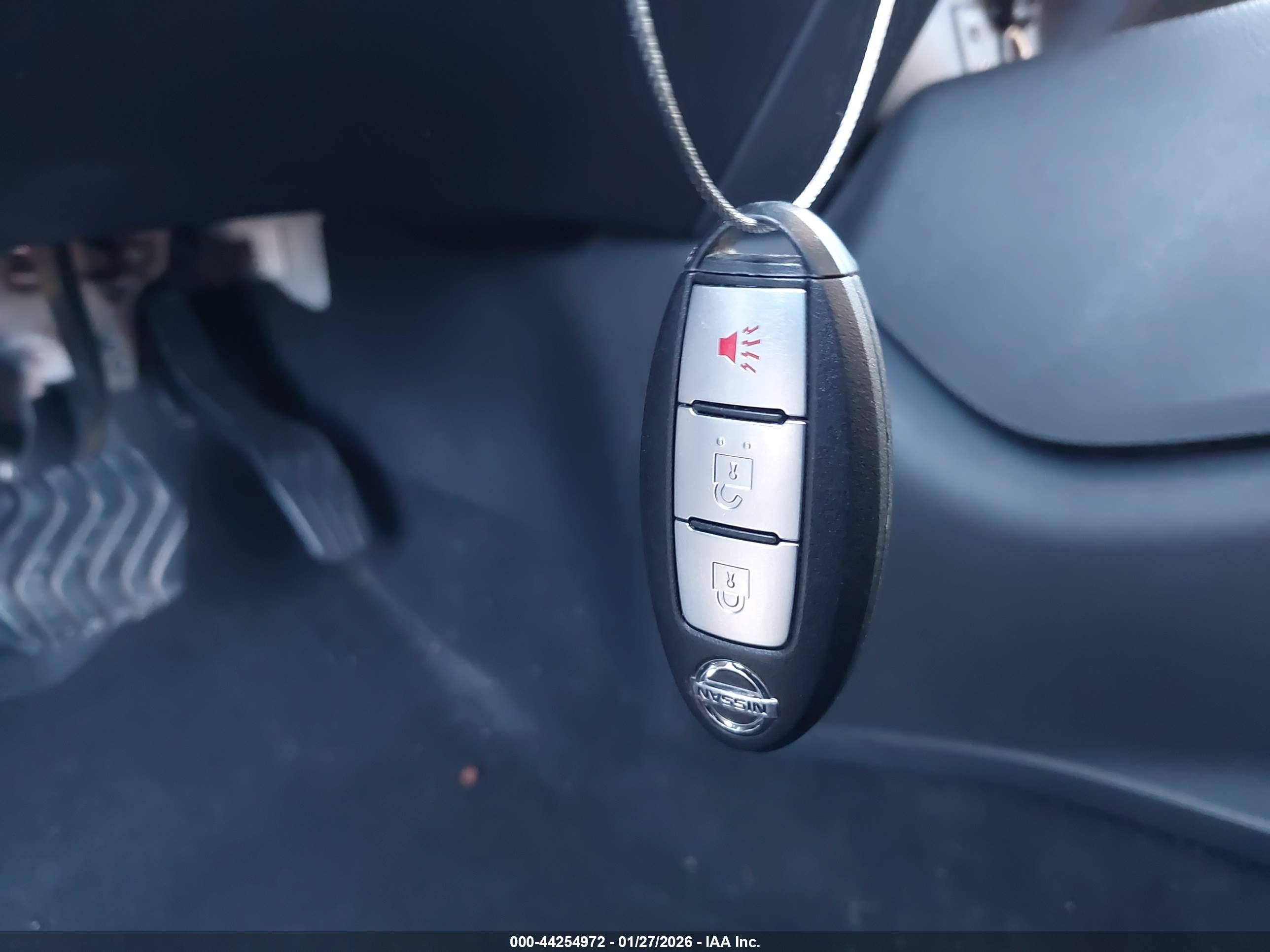 NISSAN ROGUE image 11