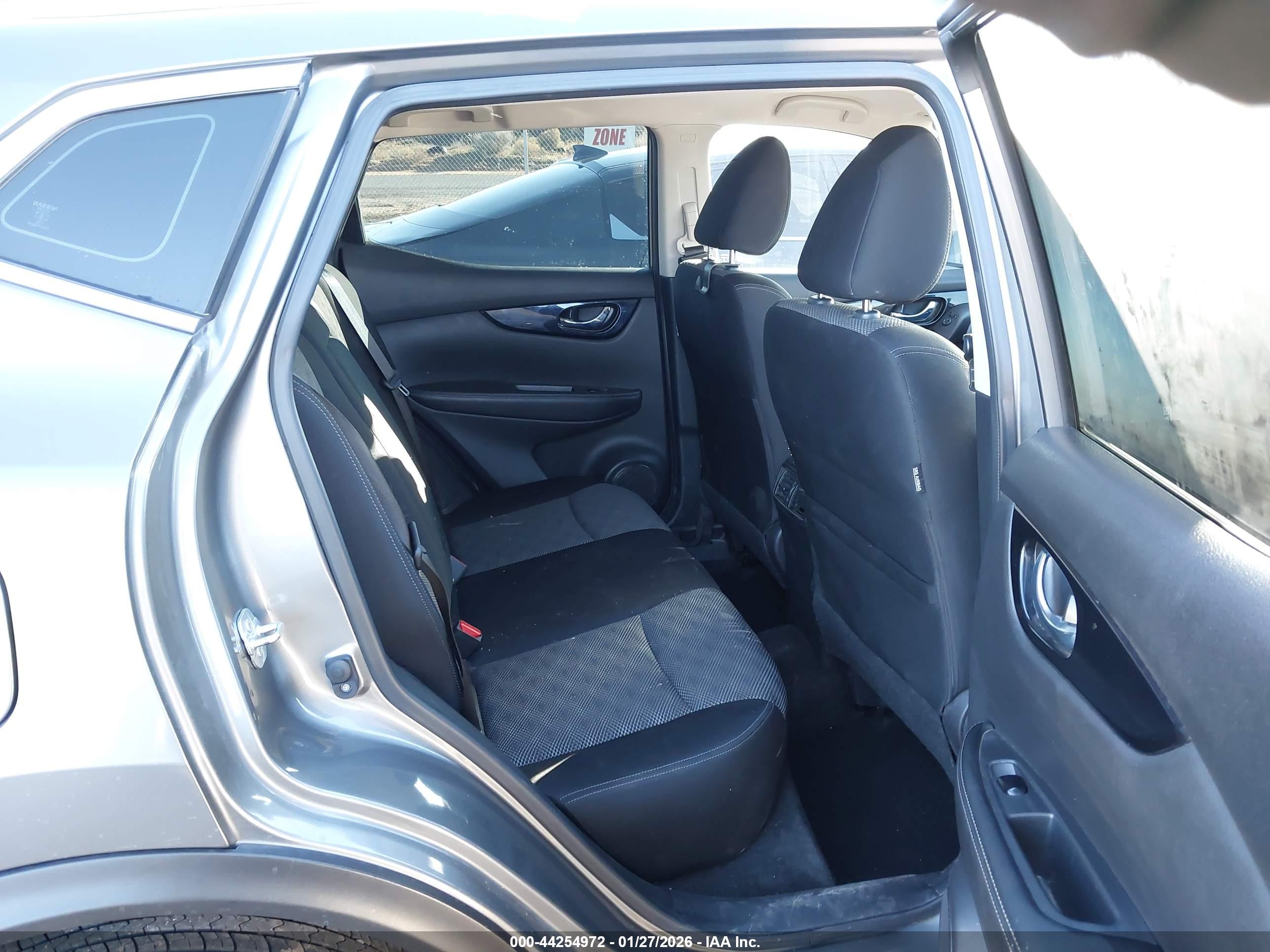NISSAN ROGUE image 8