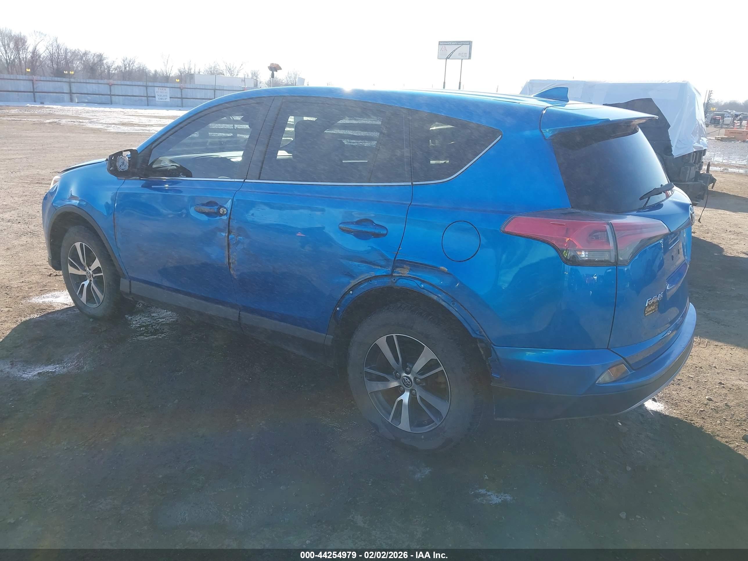 TOYOTA RAV4 image 3