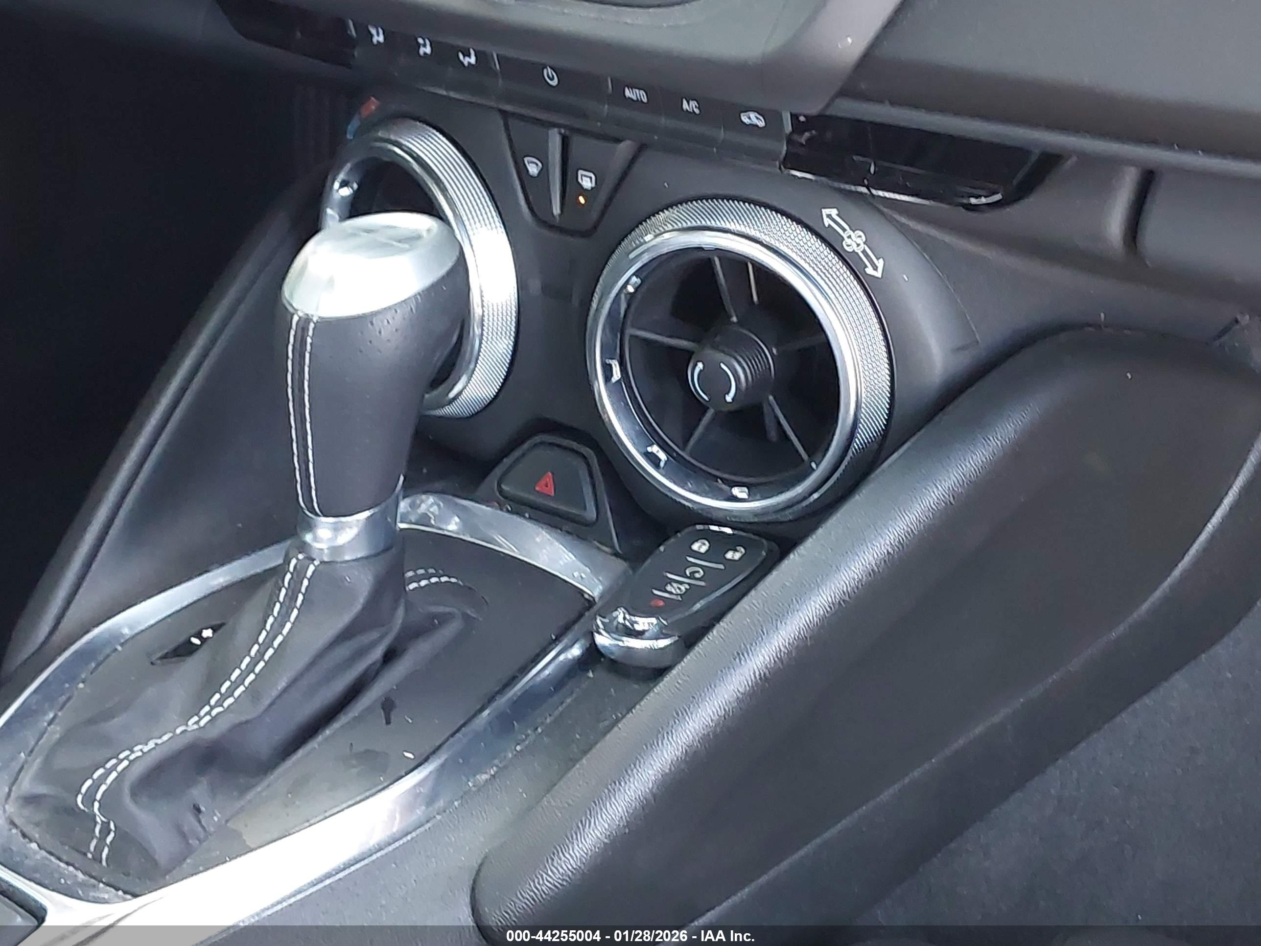 CHEVROLET CAMARO image 11