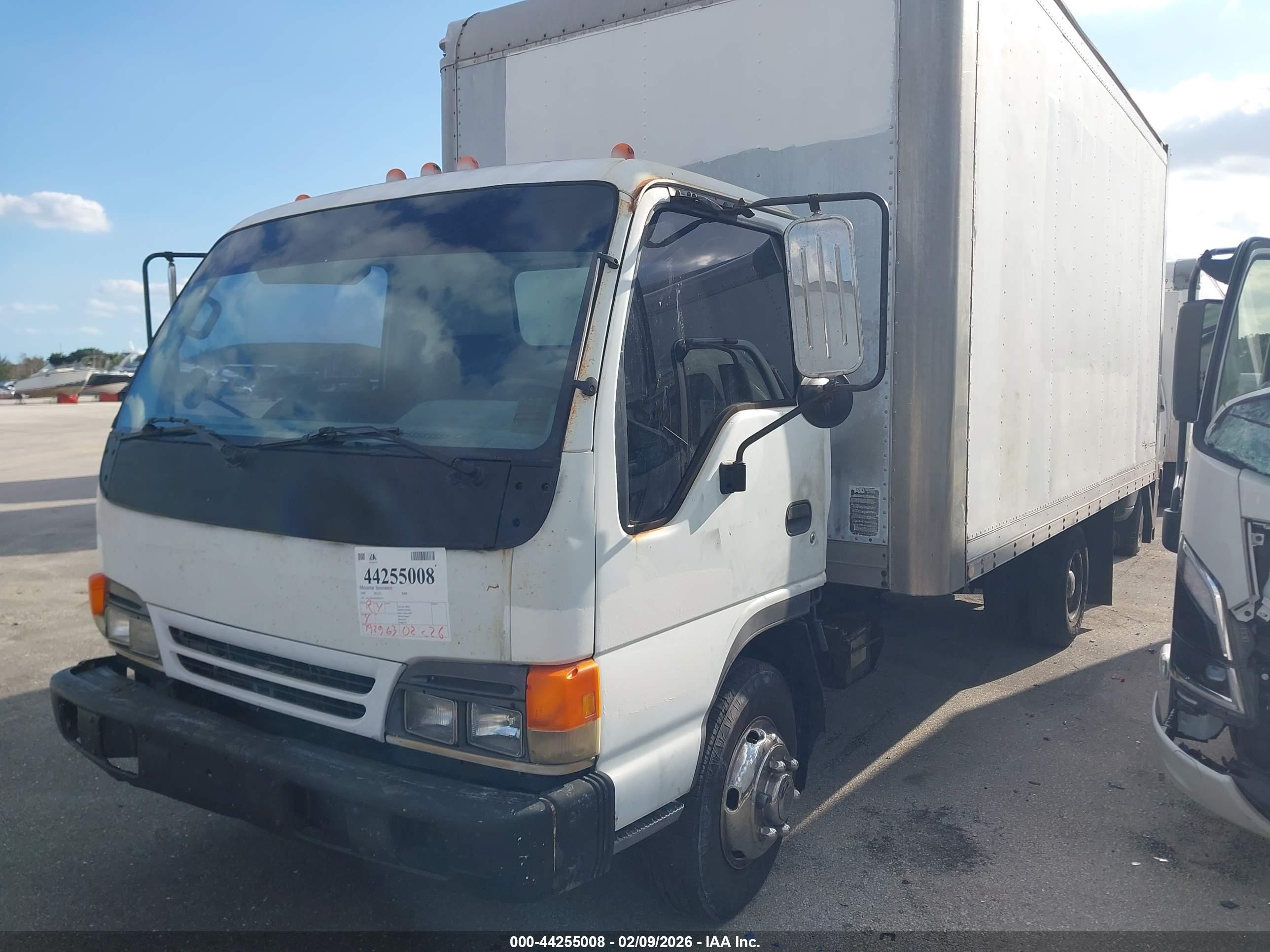 ISUZU NPR image 2