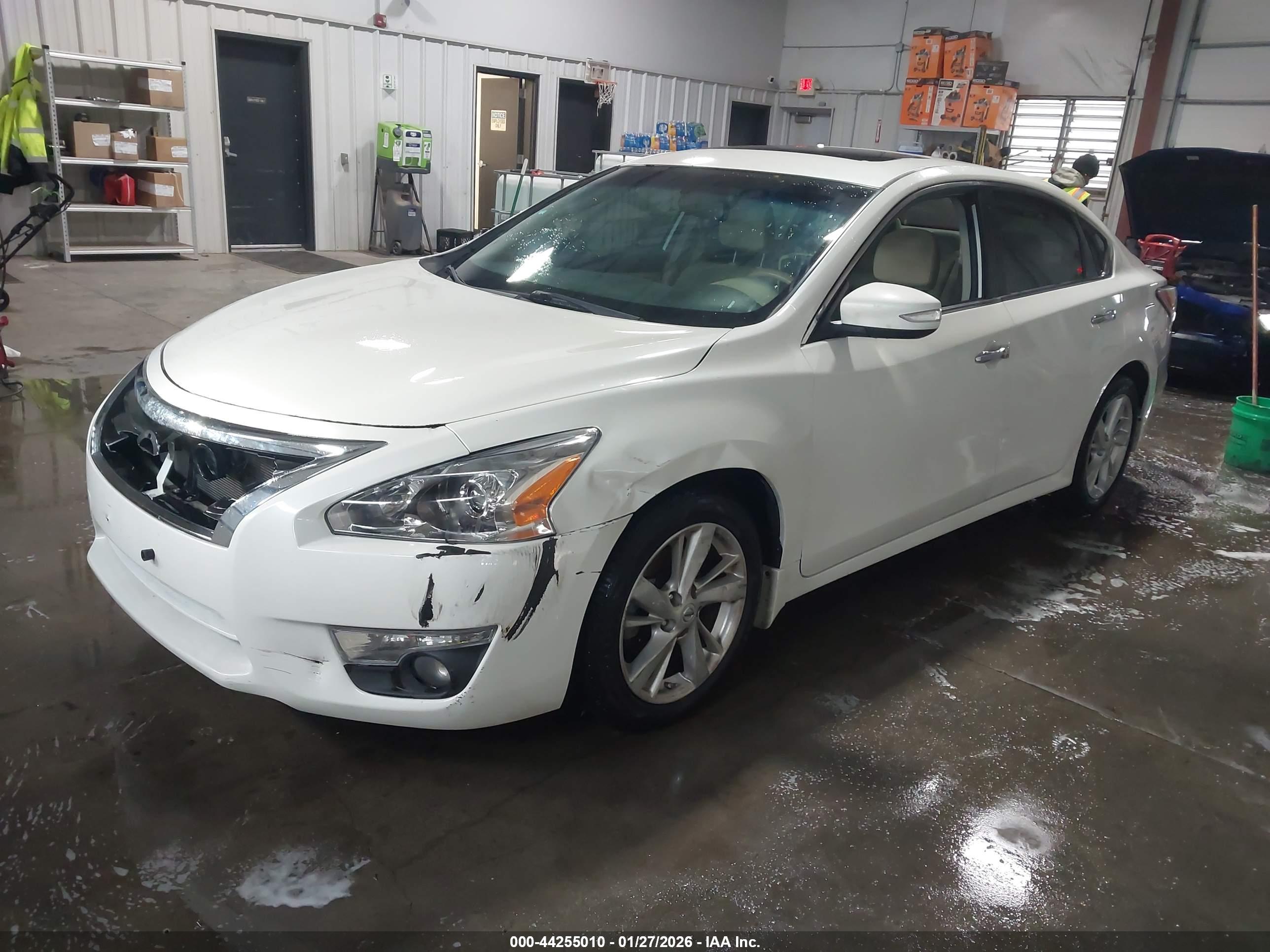 NISSAN ALTIMA image 2