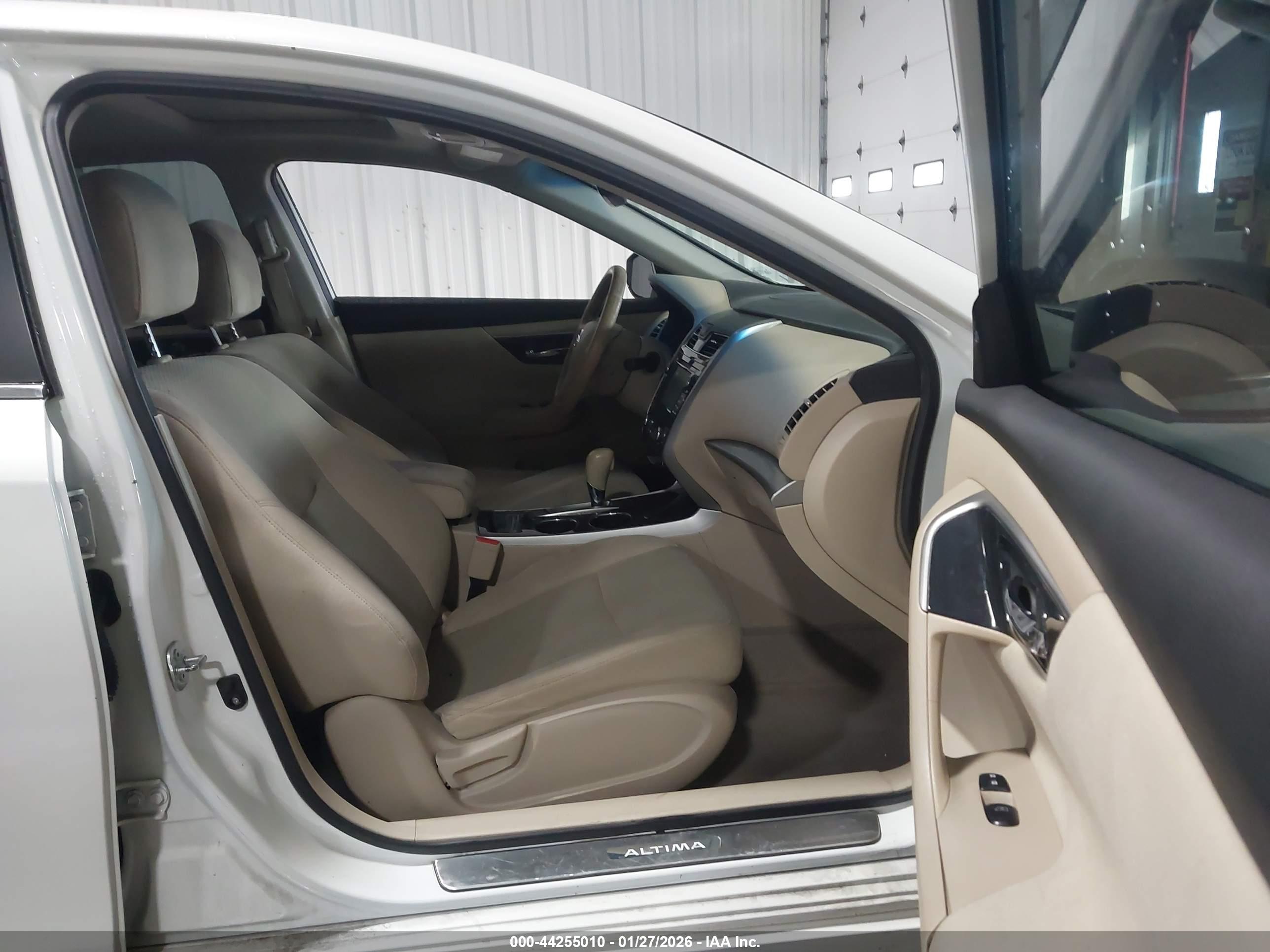 NISSAN ALTIMA image 5