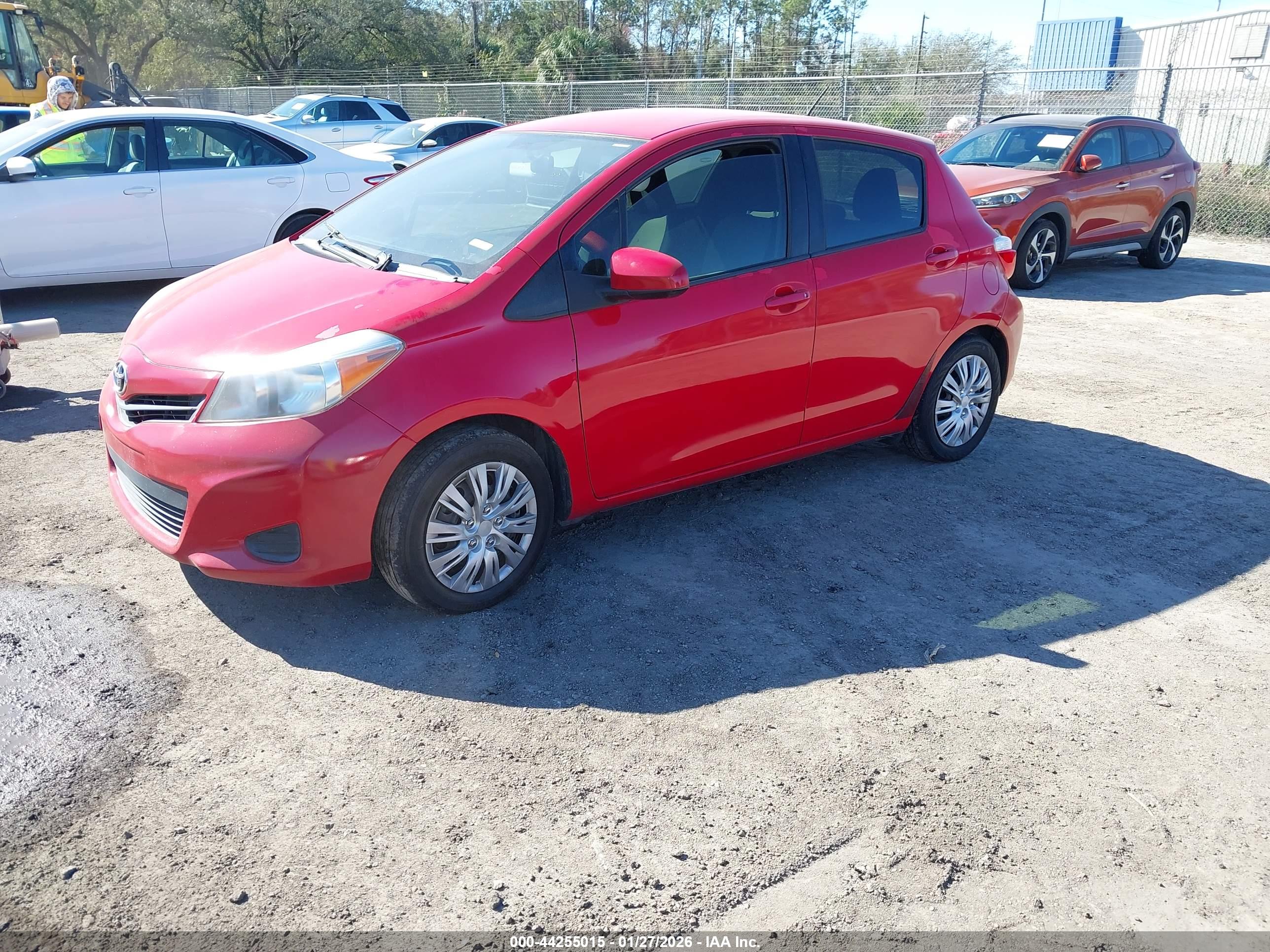 TOYOTA YARIS image 2