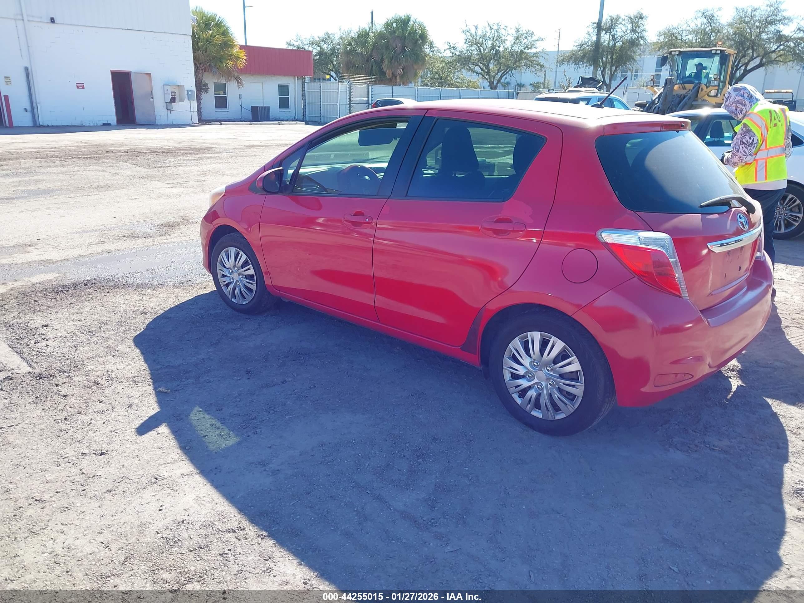 TOYOTA YARIS image 3