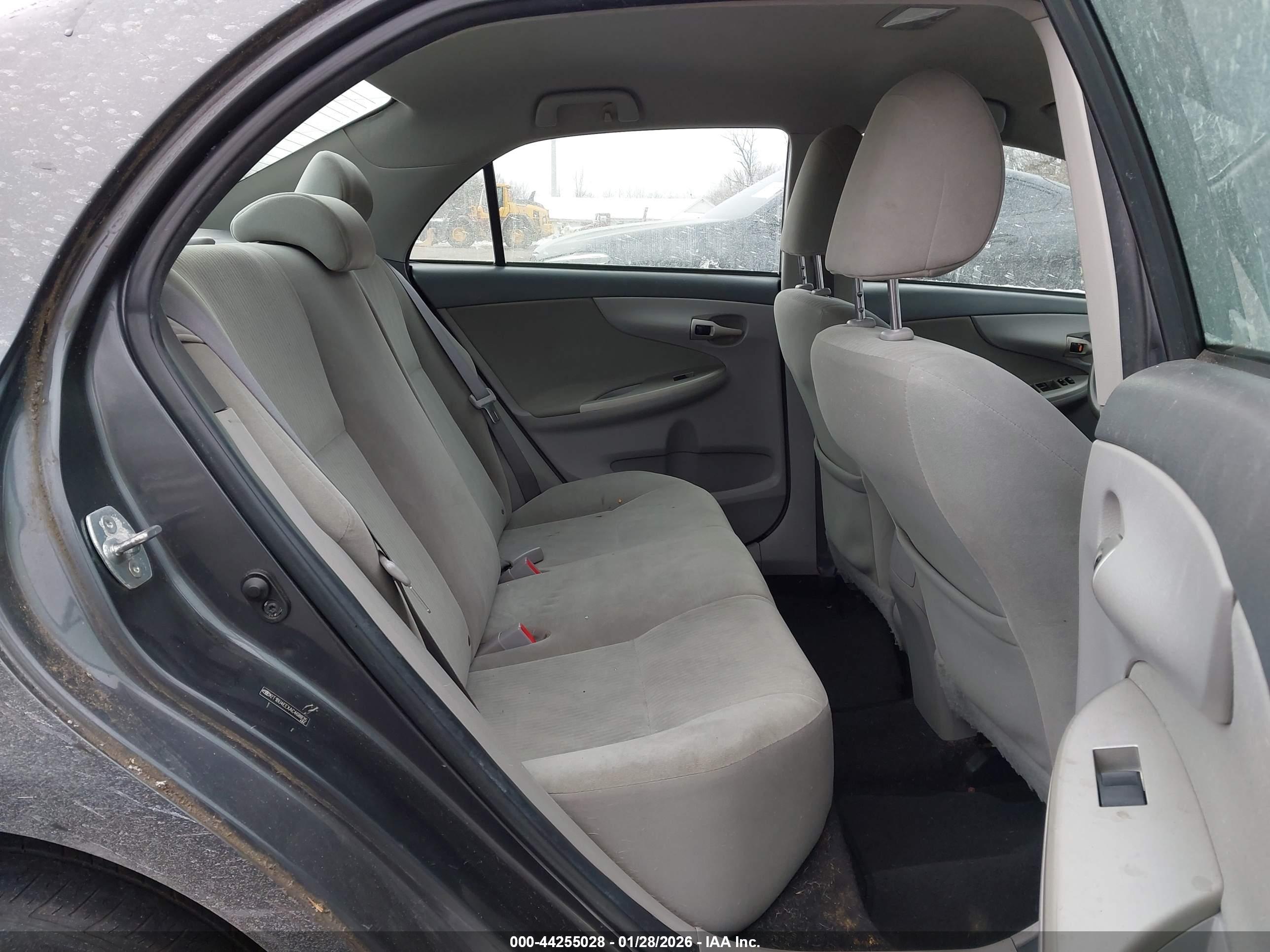 TOYOTA COROLLA image 8