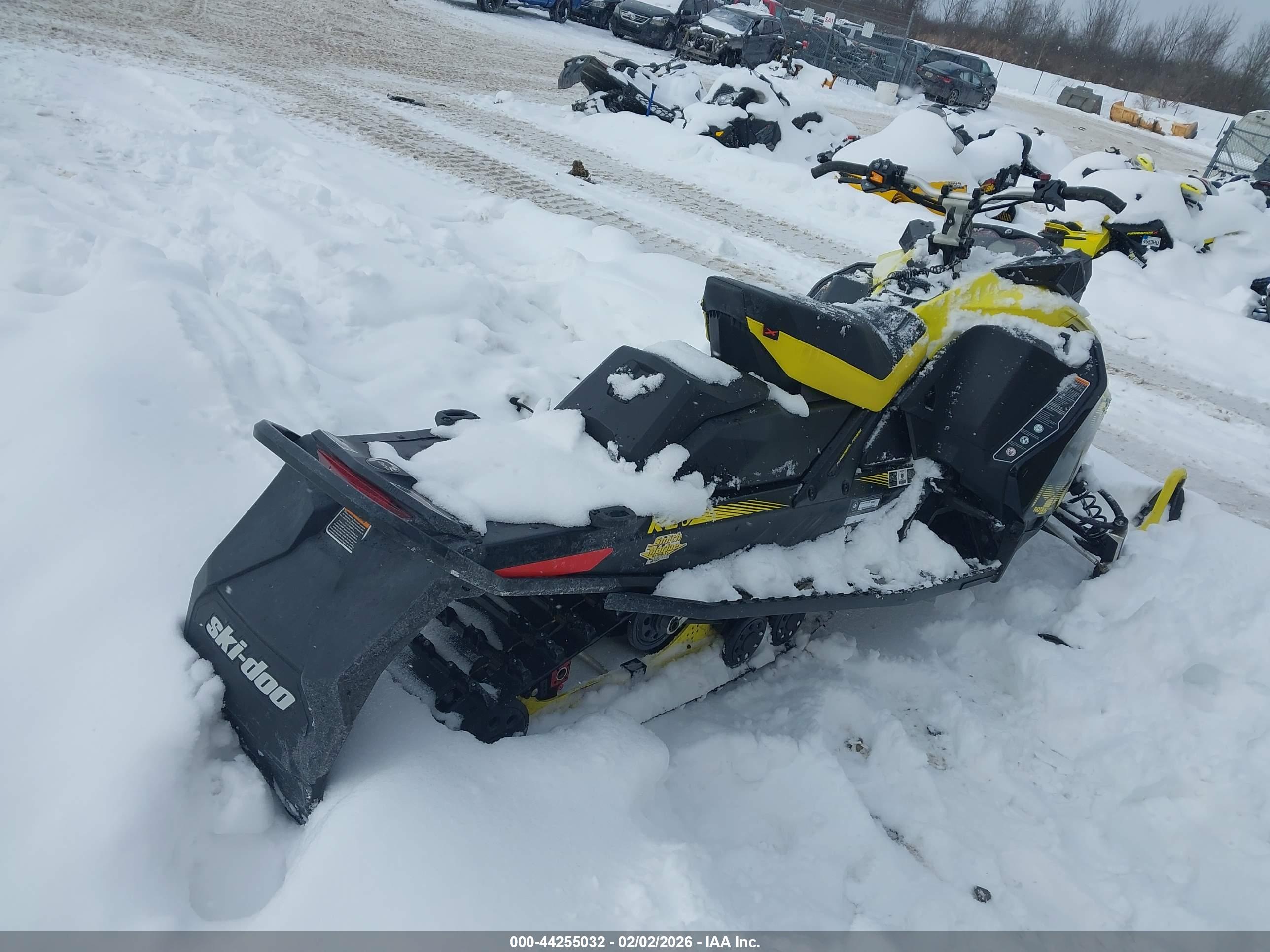 SKI-DOO MXZ image 4