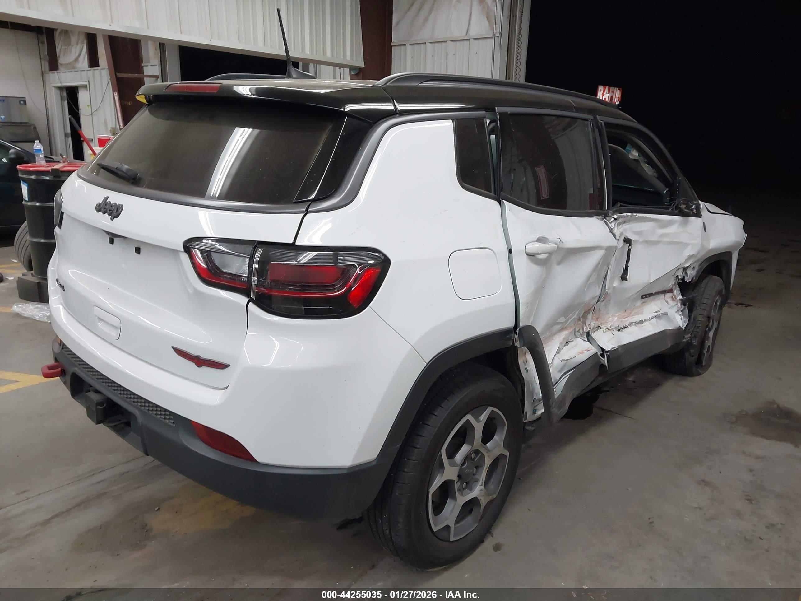 JEEP COMPASS image 4