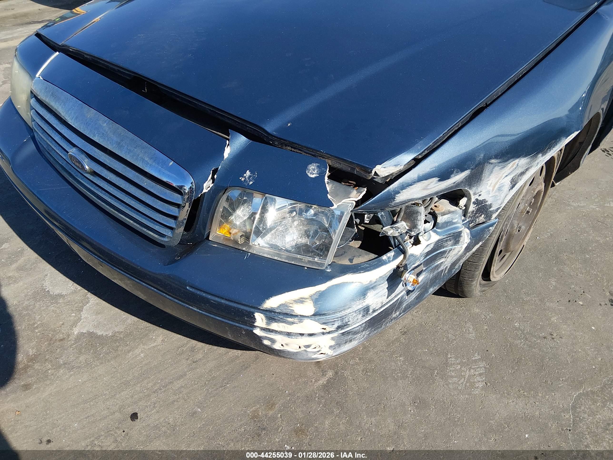 FORD CROWN image 6