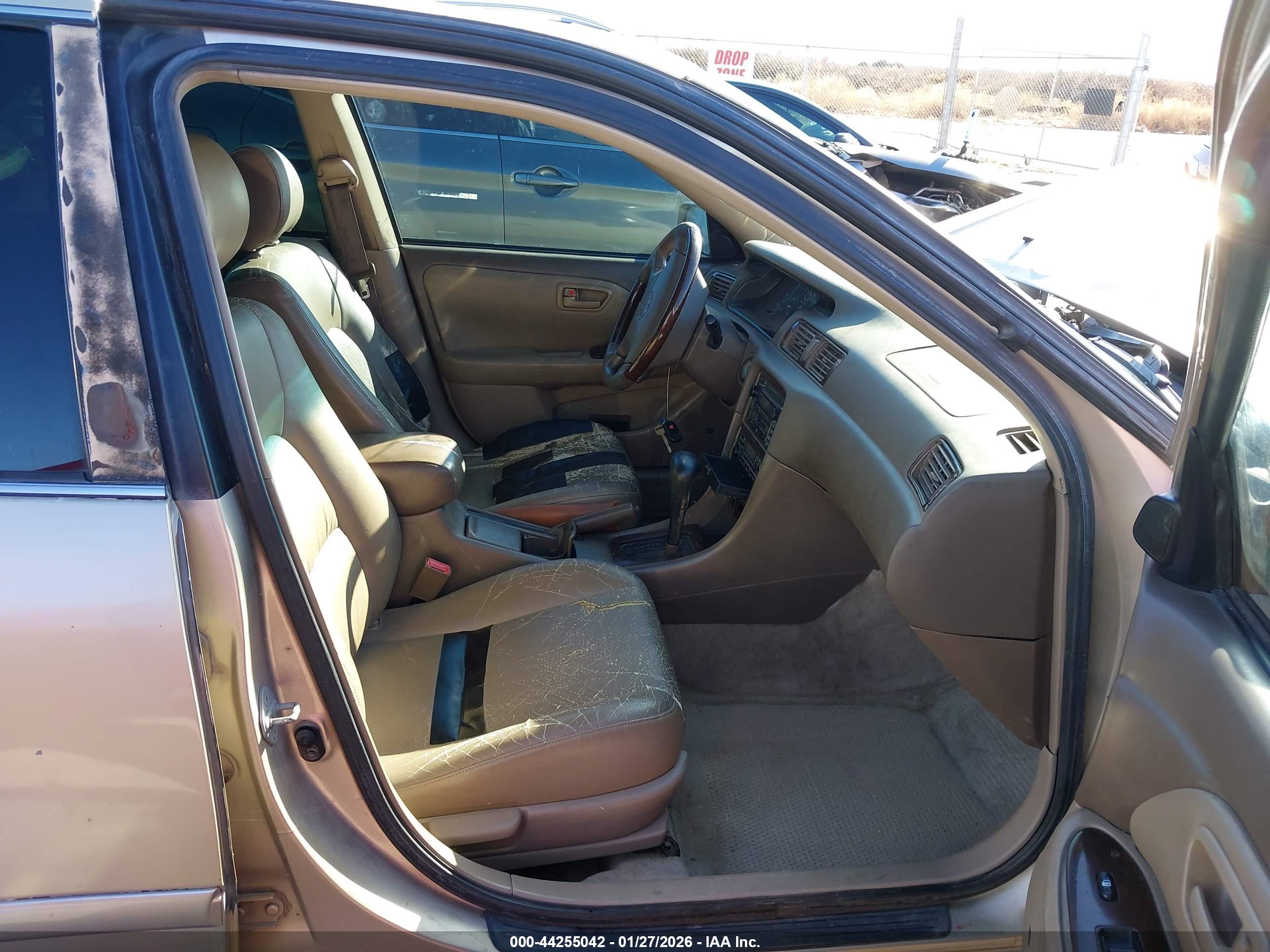 TOYOTA CAMRY image 5