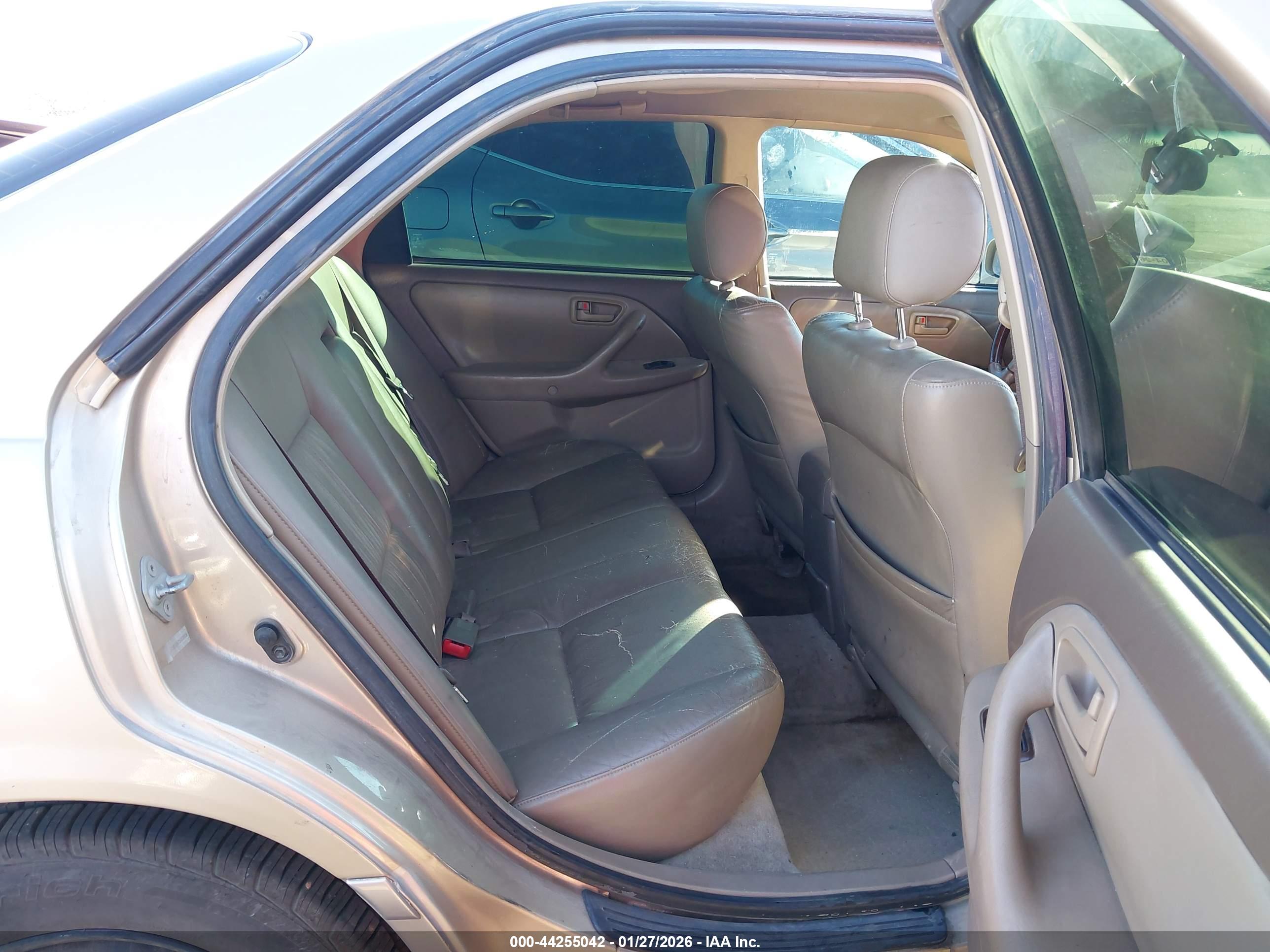TOYOTA CAMRY image 8