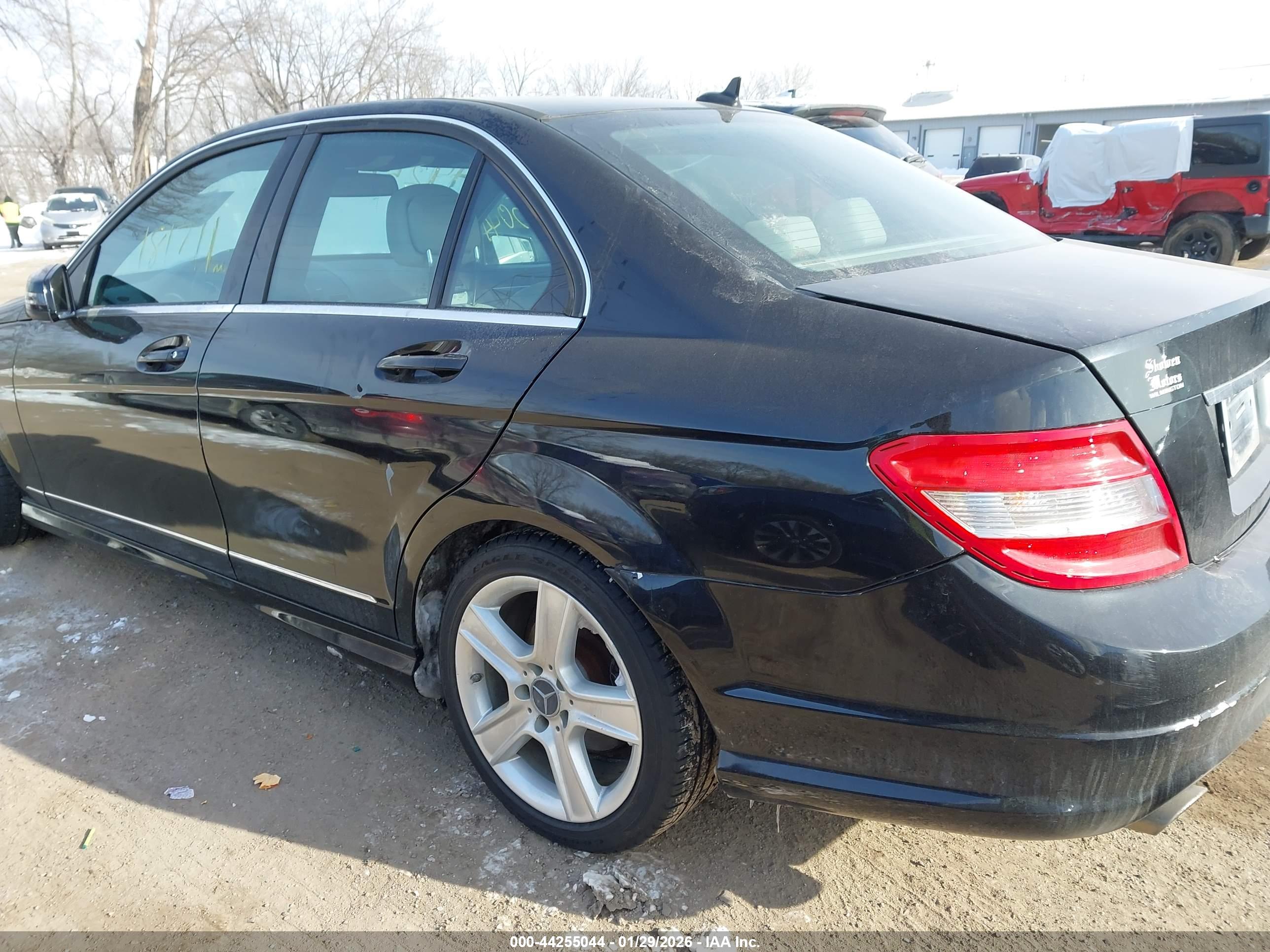 MERCEDES-BENZ C-CLASS image 6
