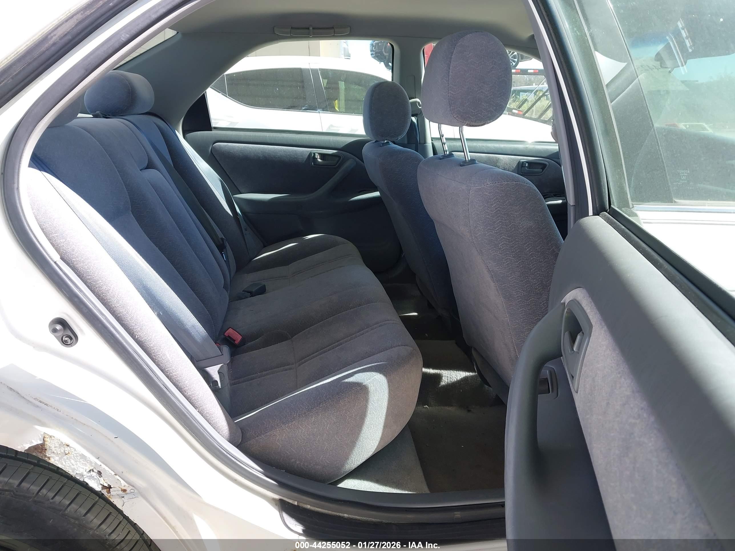 TOYOTA CAMRY image 8