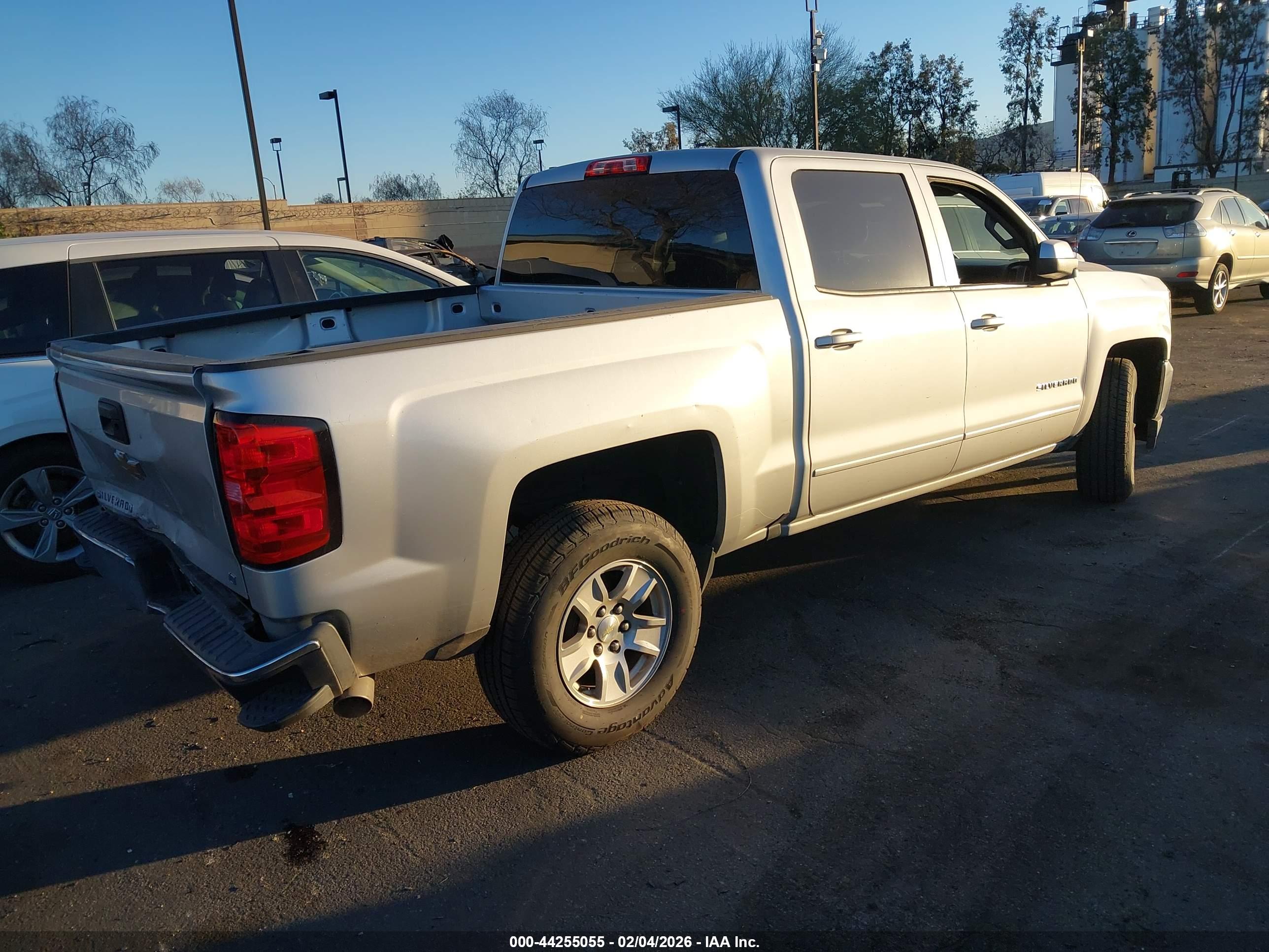 CHEVROLET SILVERADO image 4