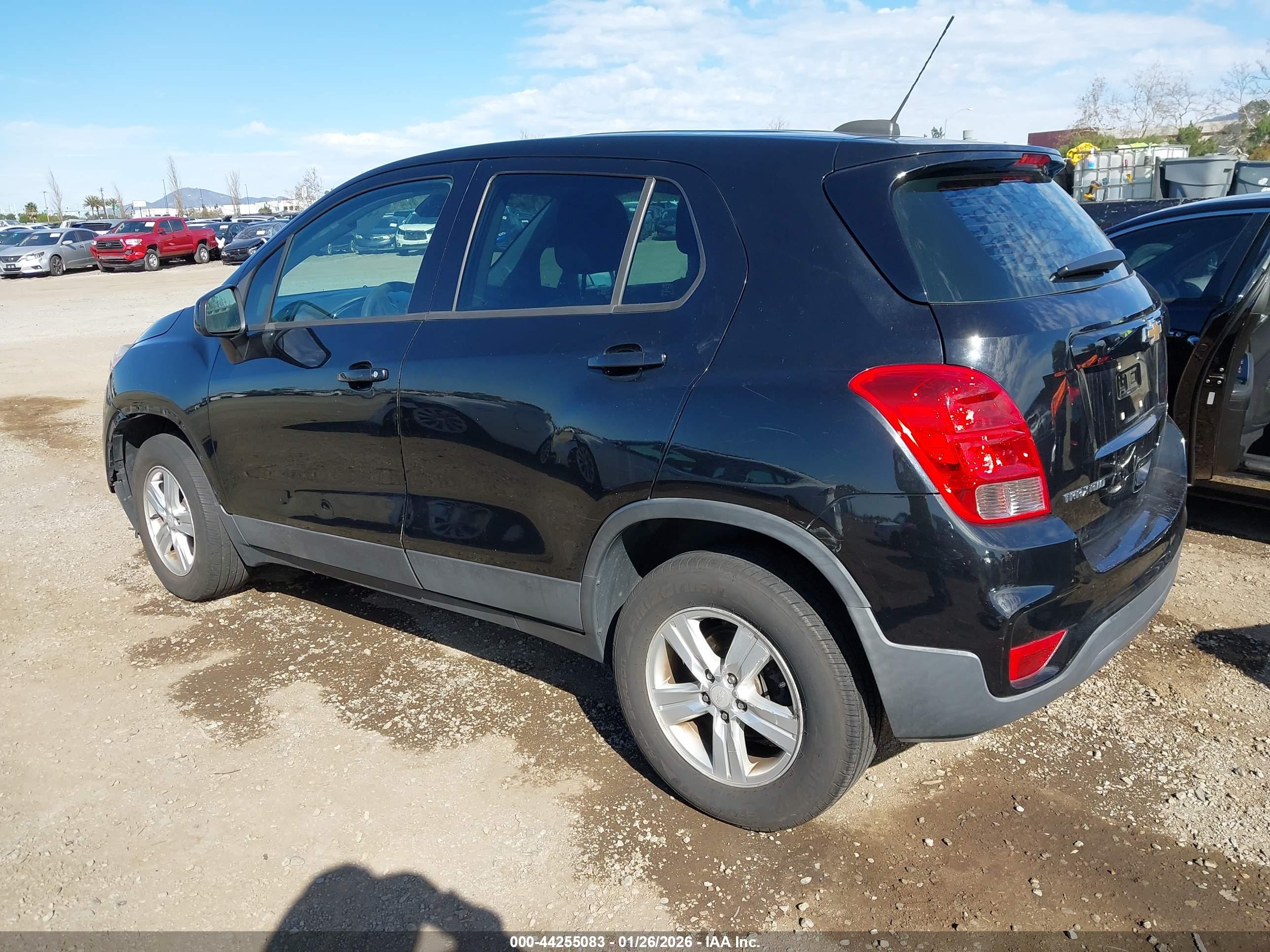 CHEVROLET TRAX image 3