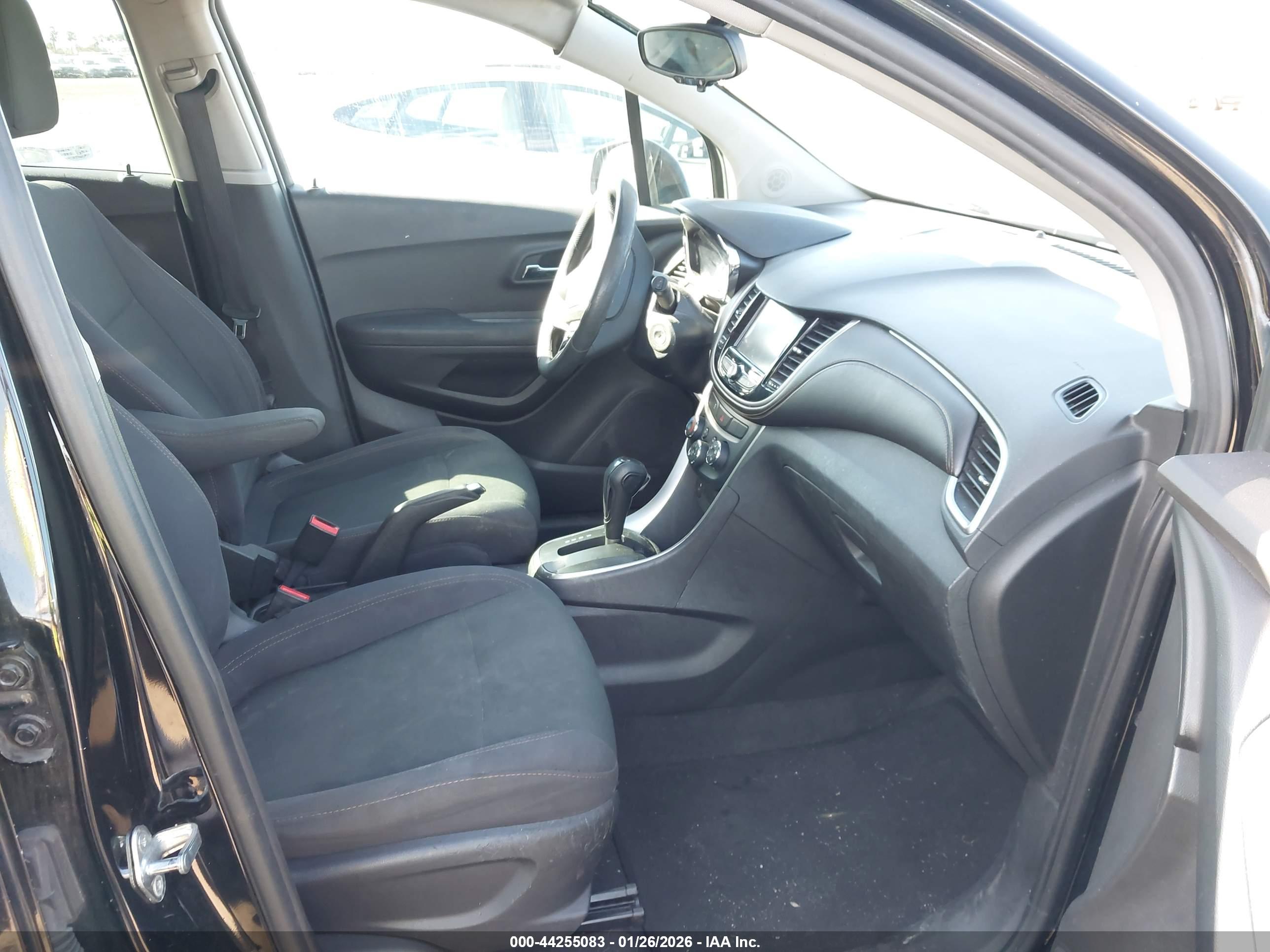 CHEVROLET TRAX image 5