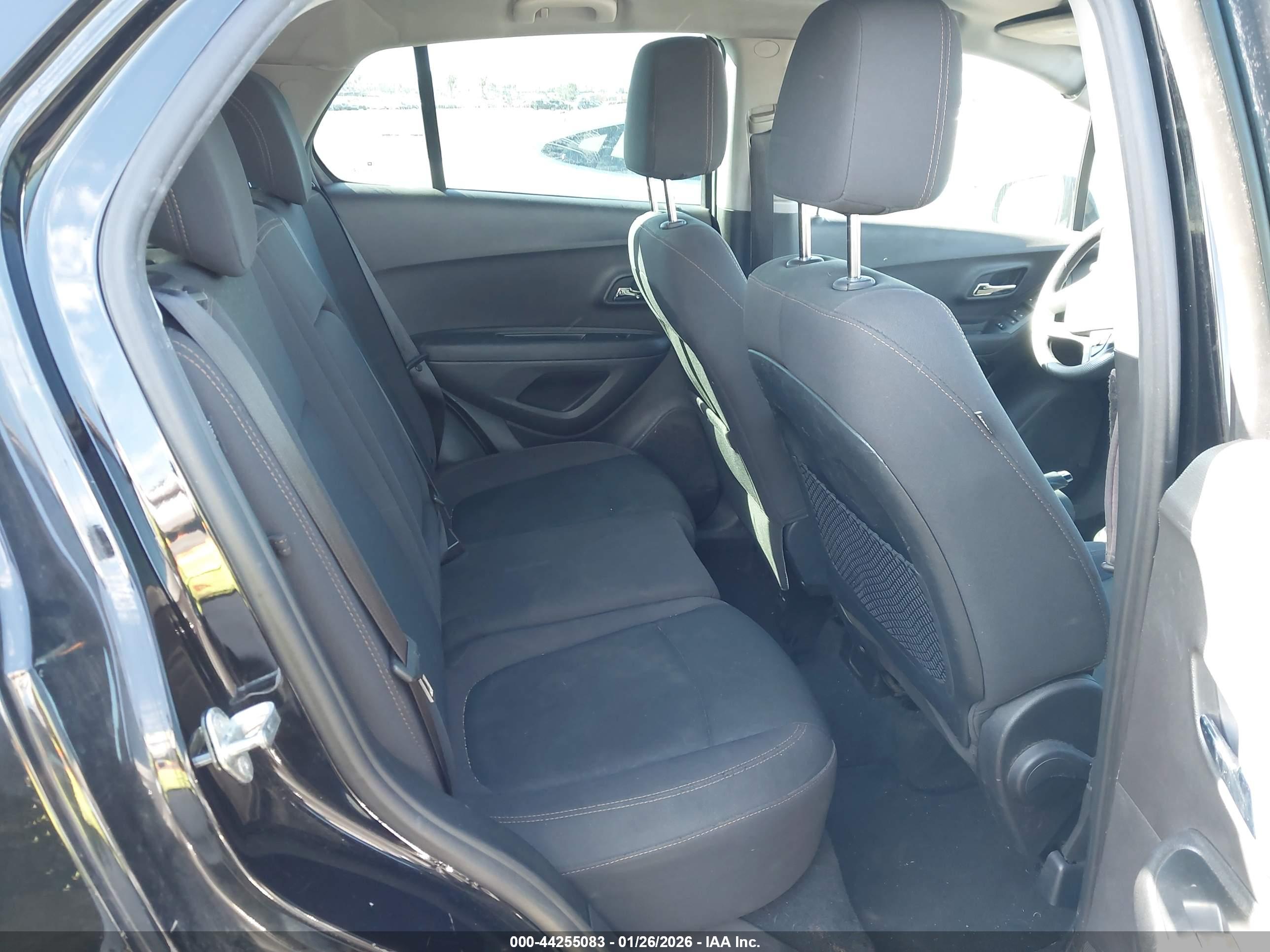 CHEVROLET TRAX image 8