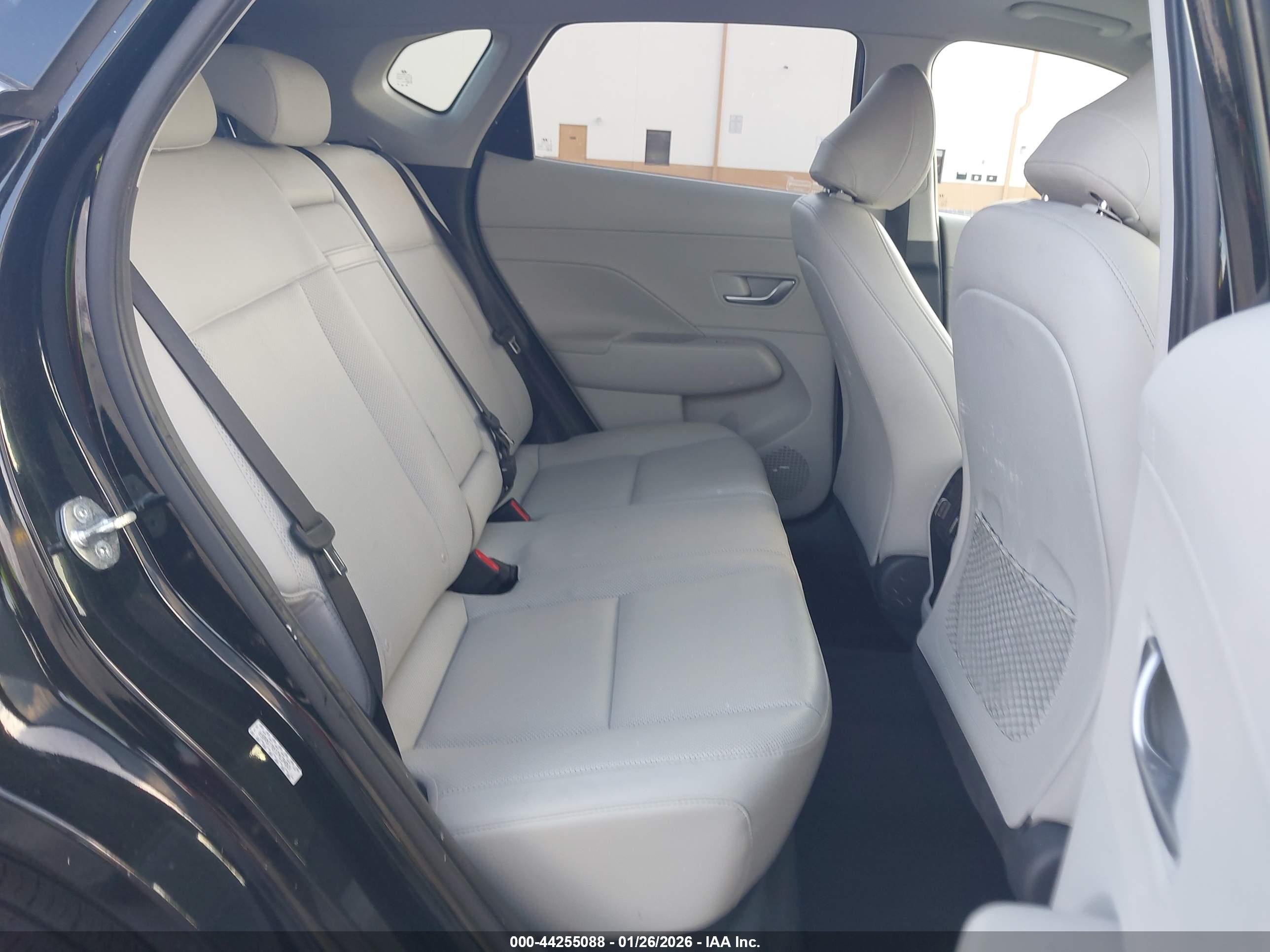 HYUNDAI KONA image 8
