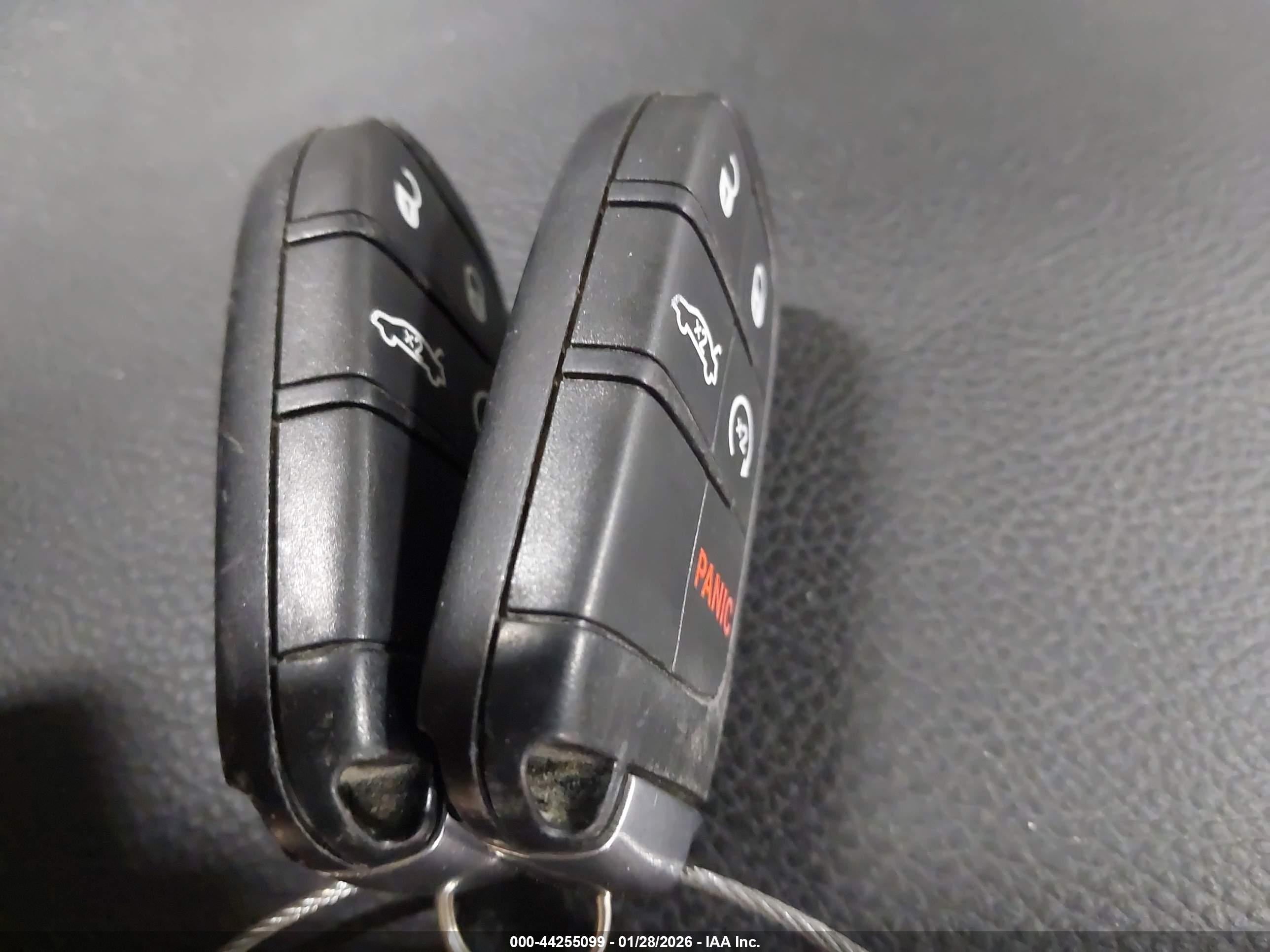 CHRYSLER 200 image 11
