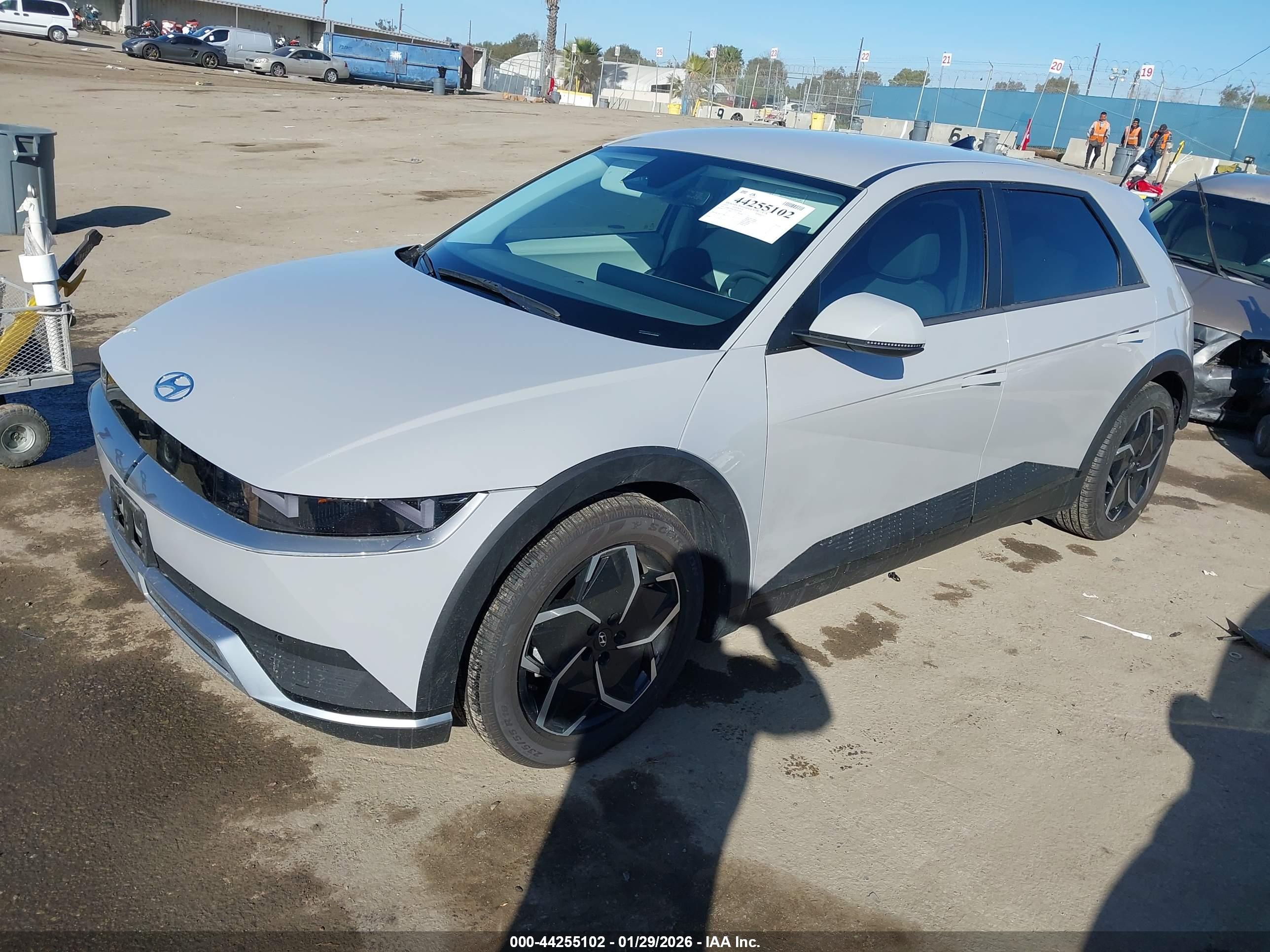 HYUNDAI IONIQ image 2