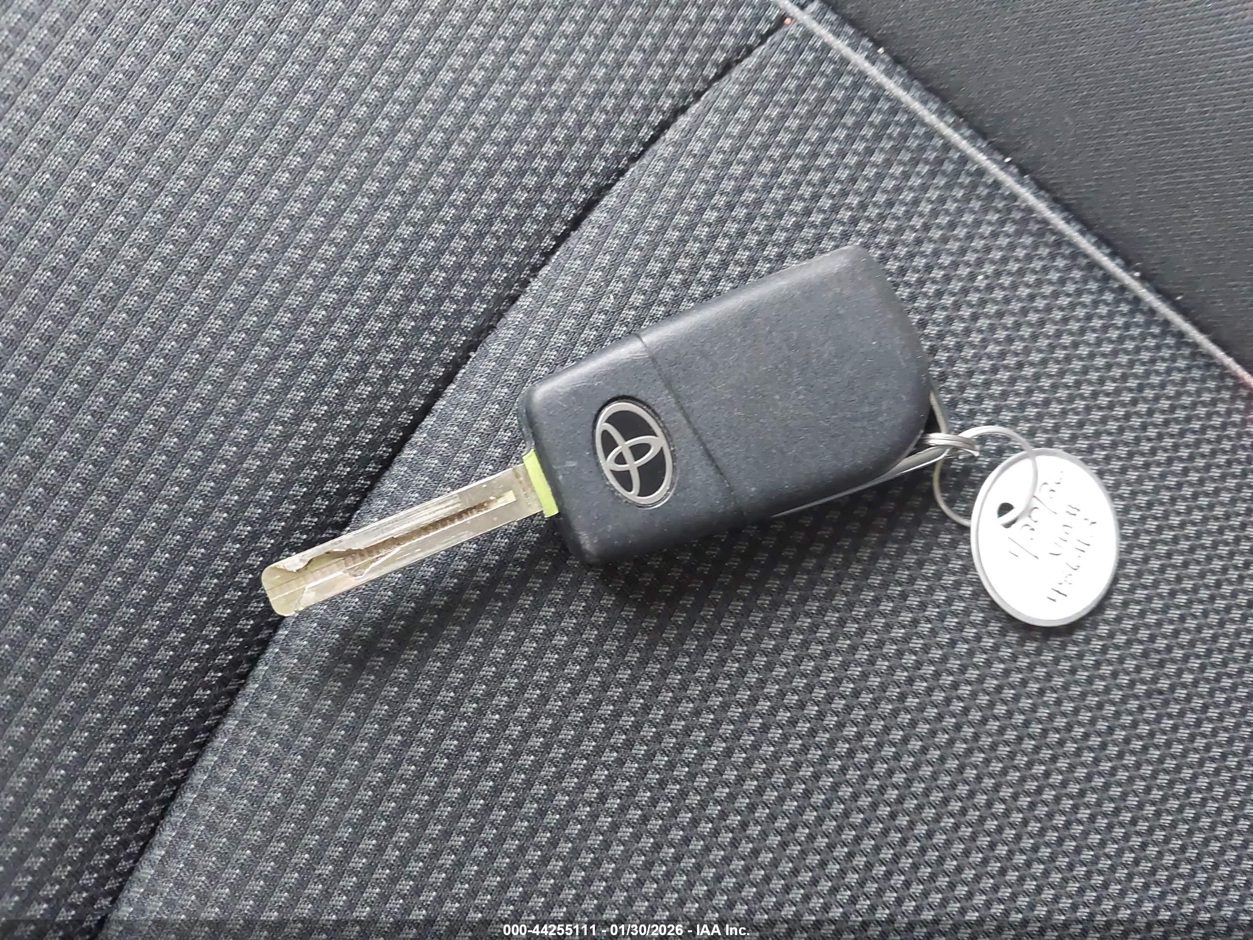 TOYOTA RAV4 image 11