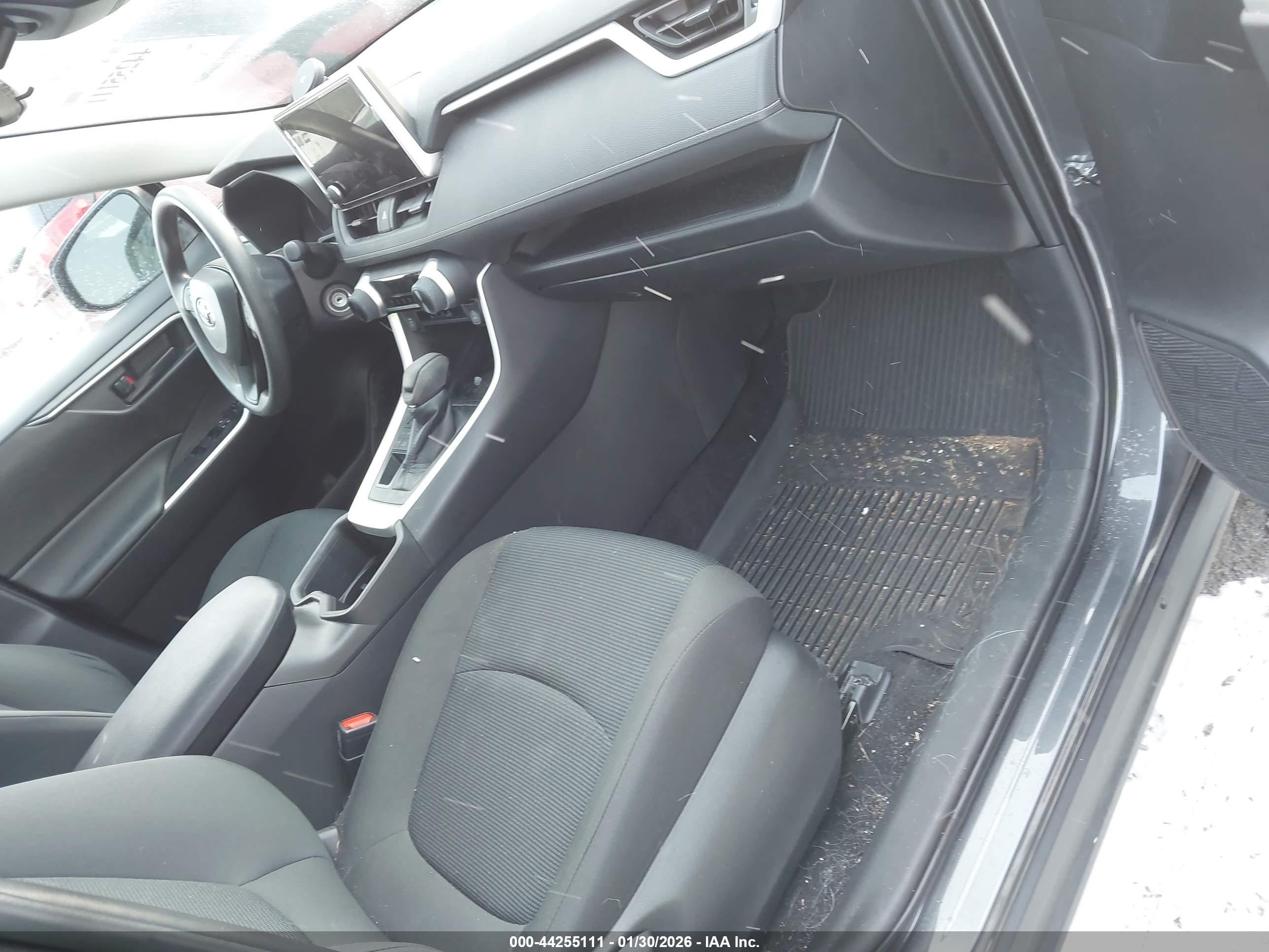 TOYOTA RAV4 image 5