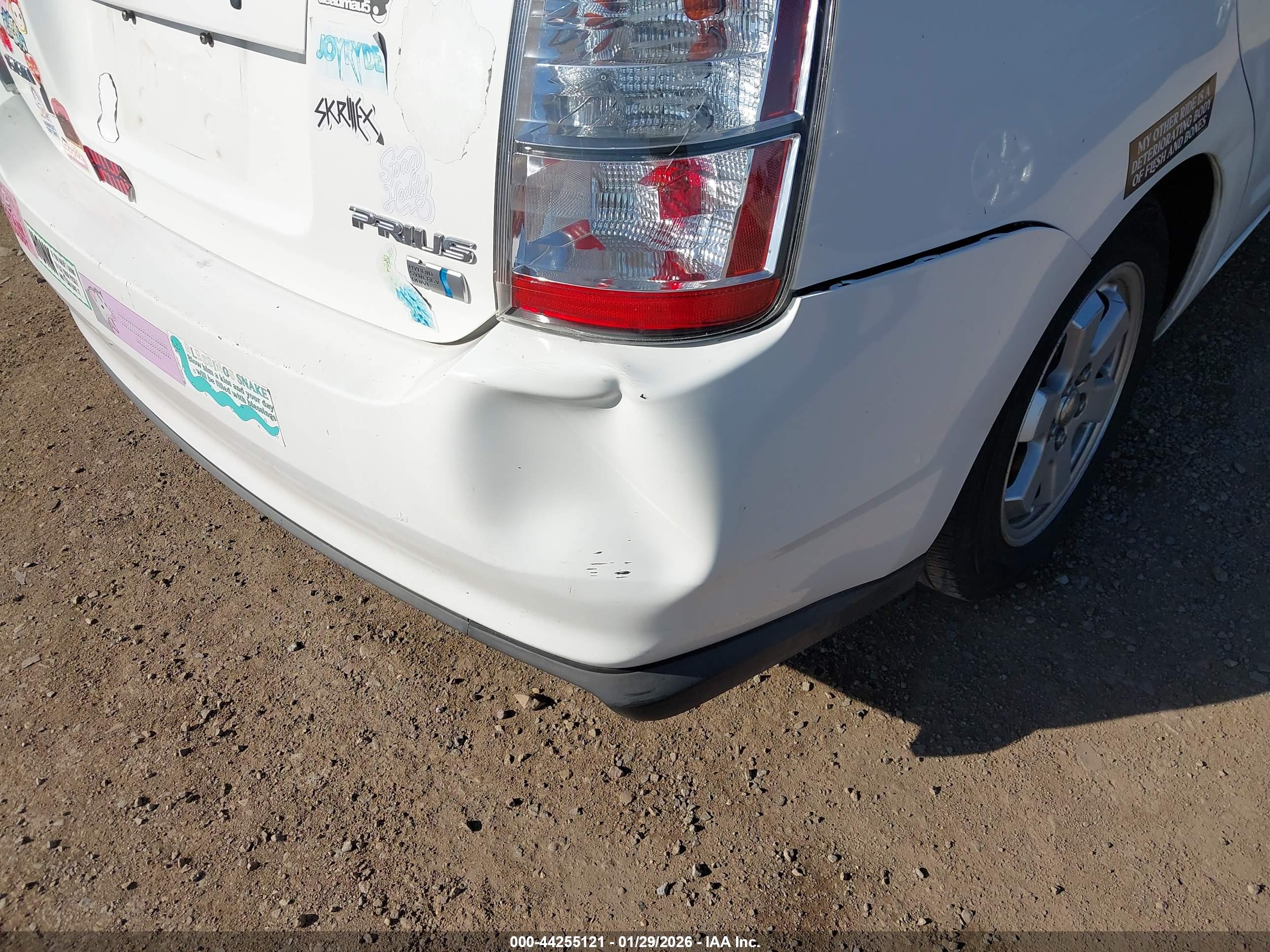 TOYOTA PRIUS image 6