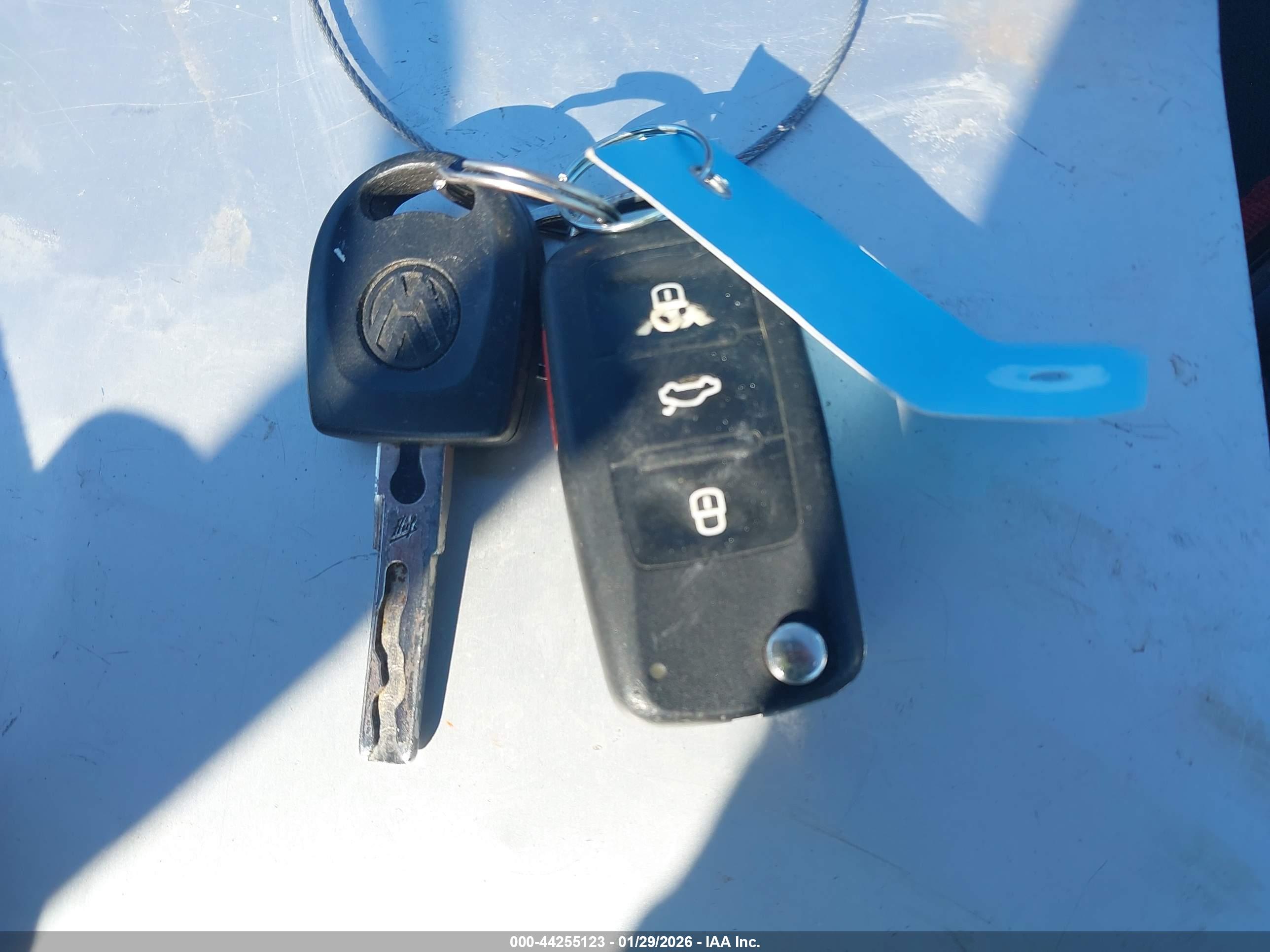 VOLKSWAGEN GTI image 11
