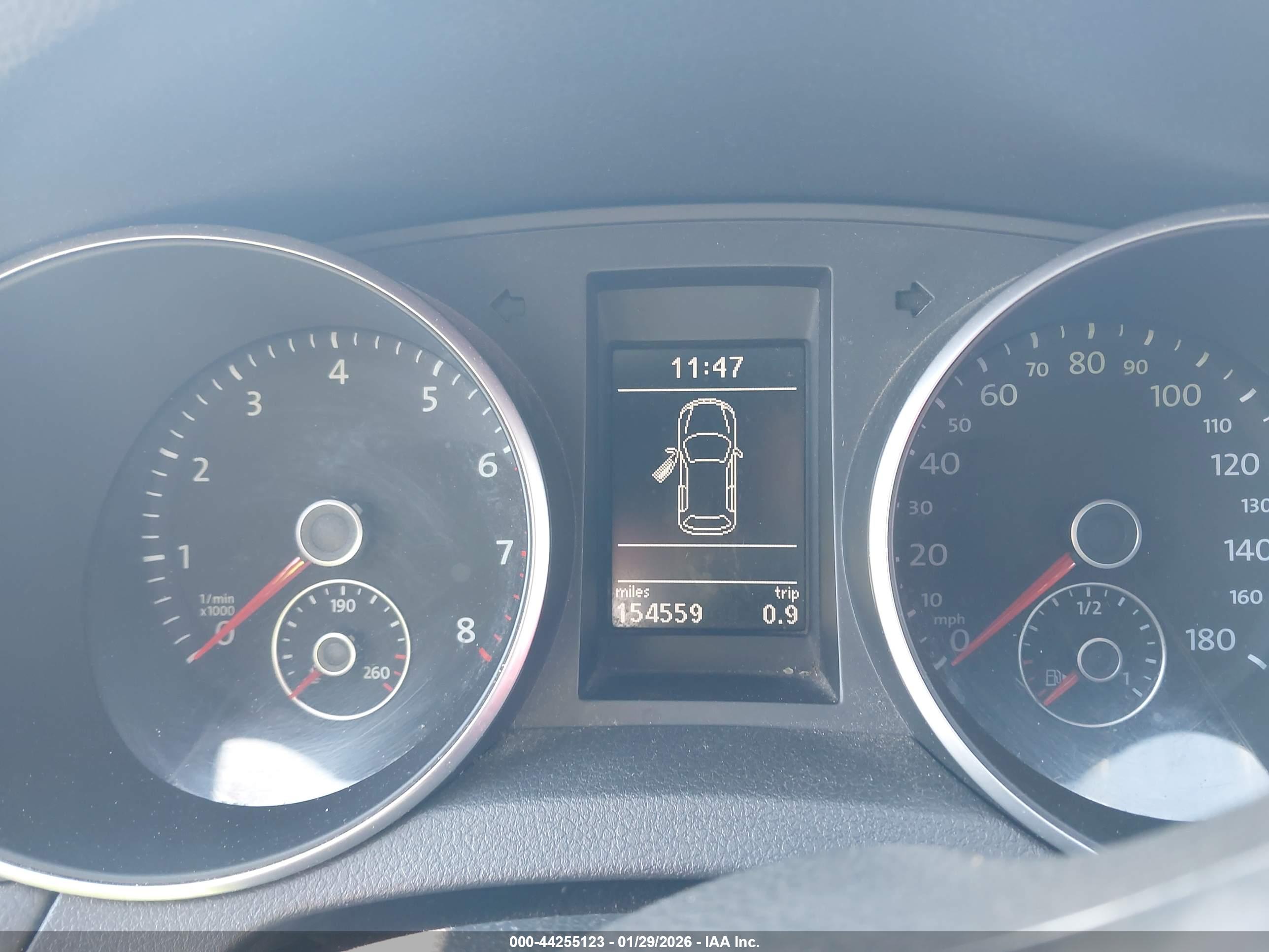 VOLKSWAGEN GTI image 7