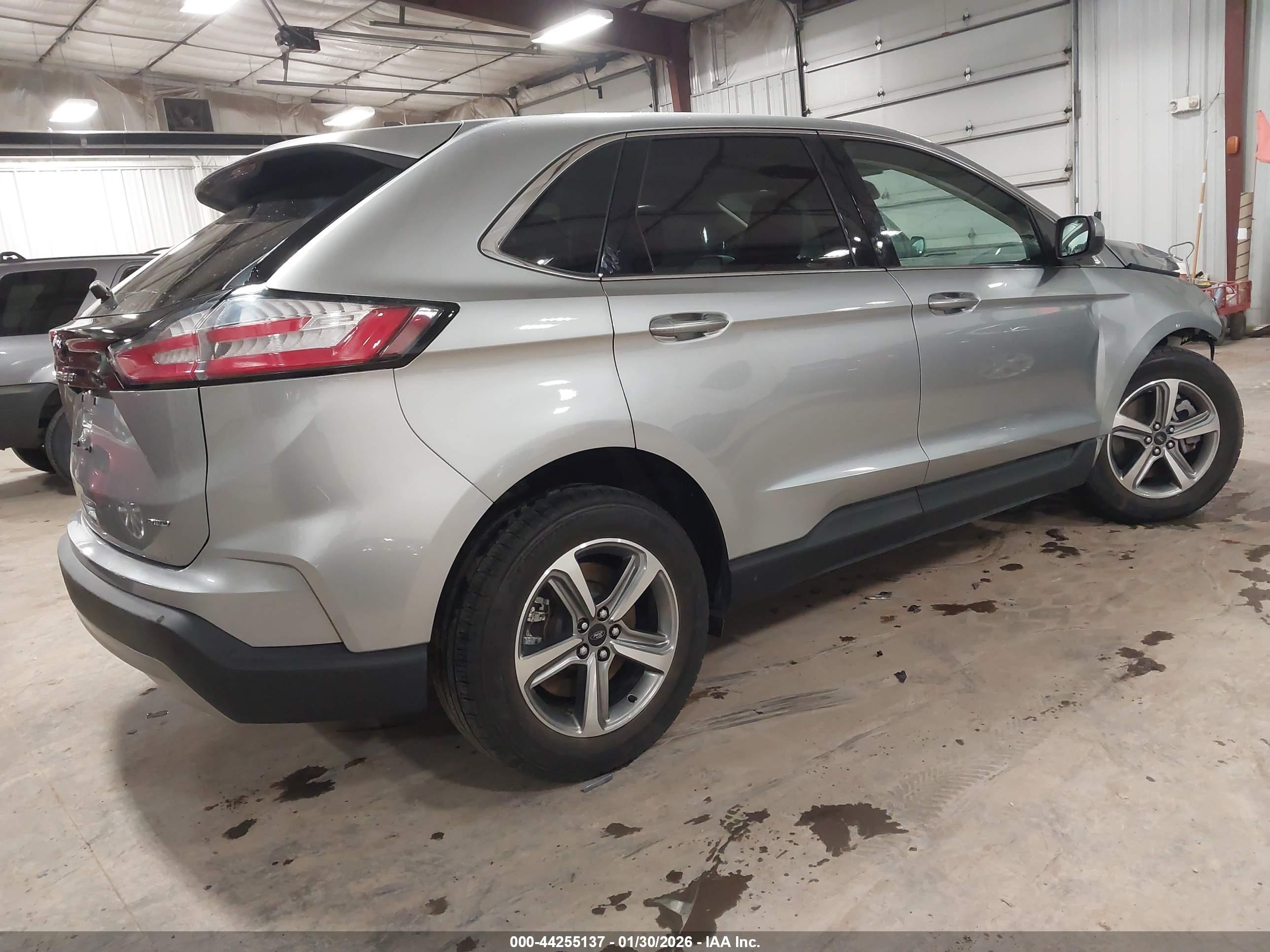 FORD EDGE image 4