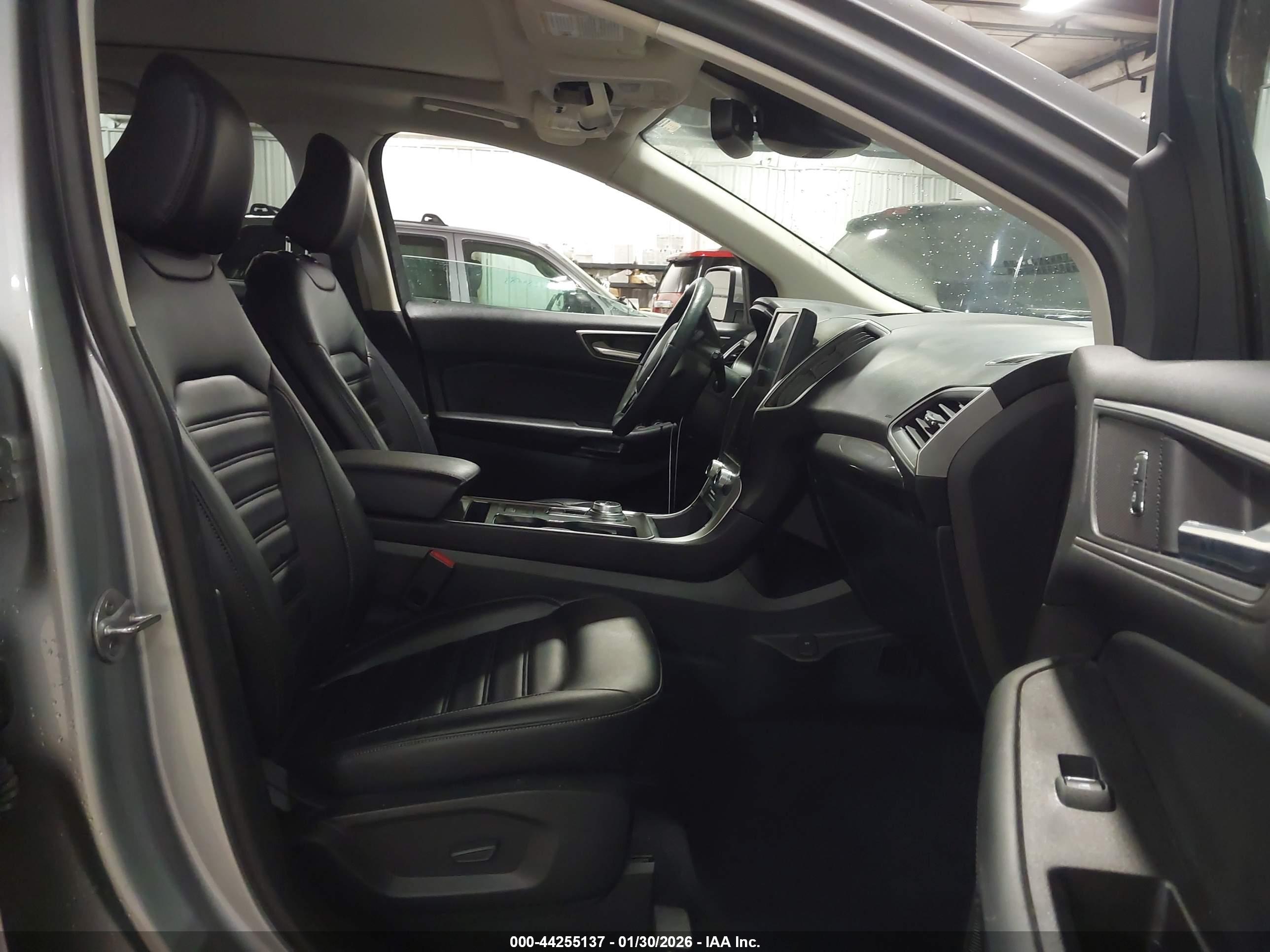 FORD EDGE image 5