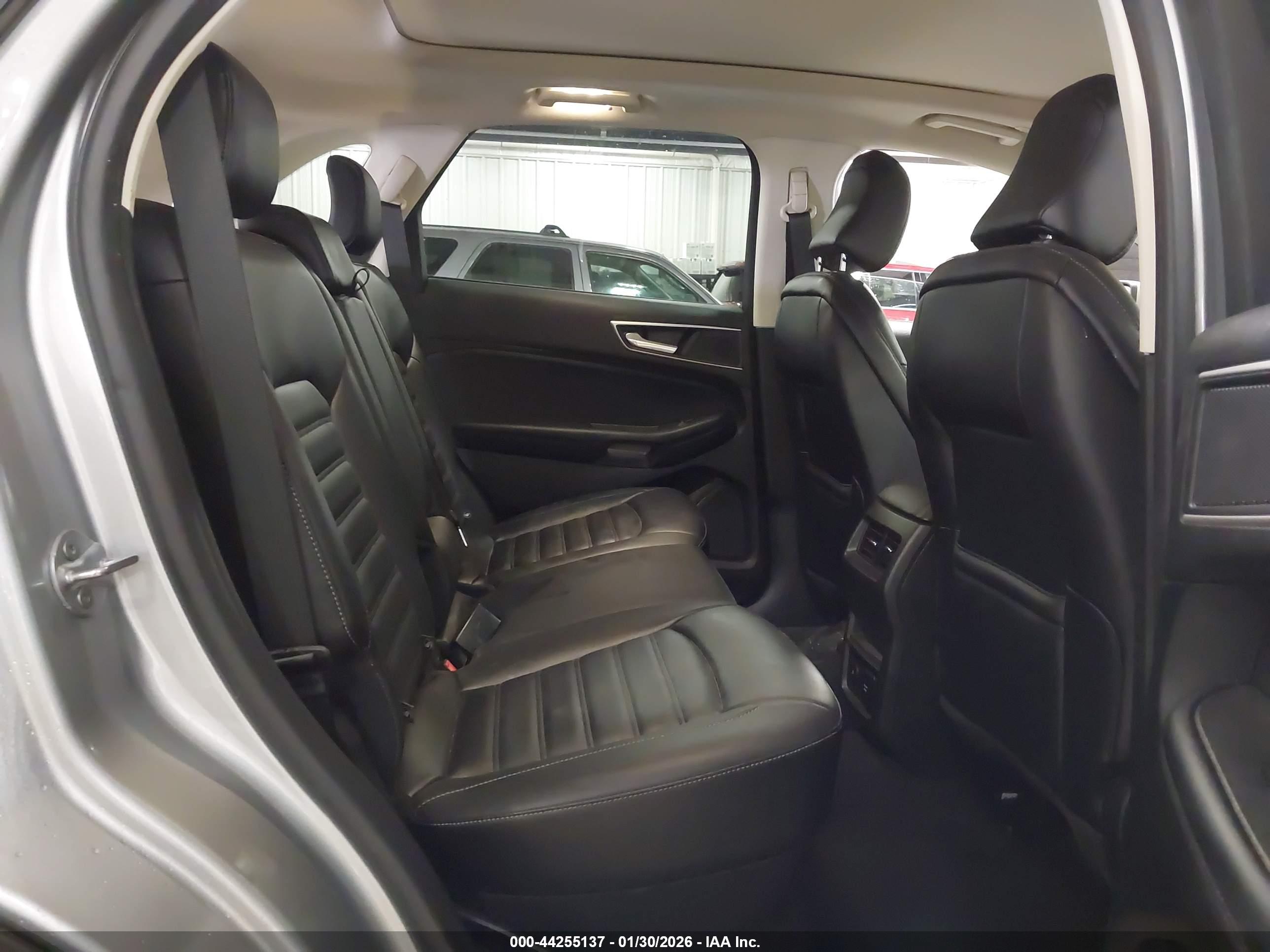 FORD EDGE image 8