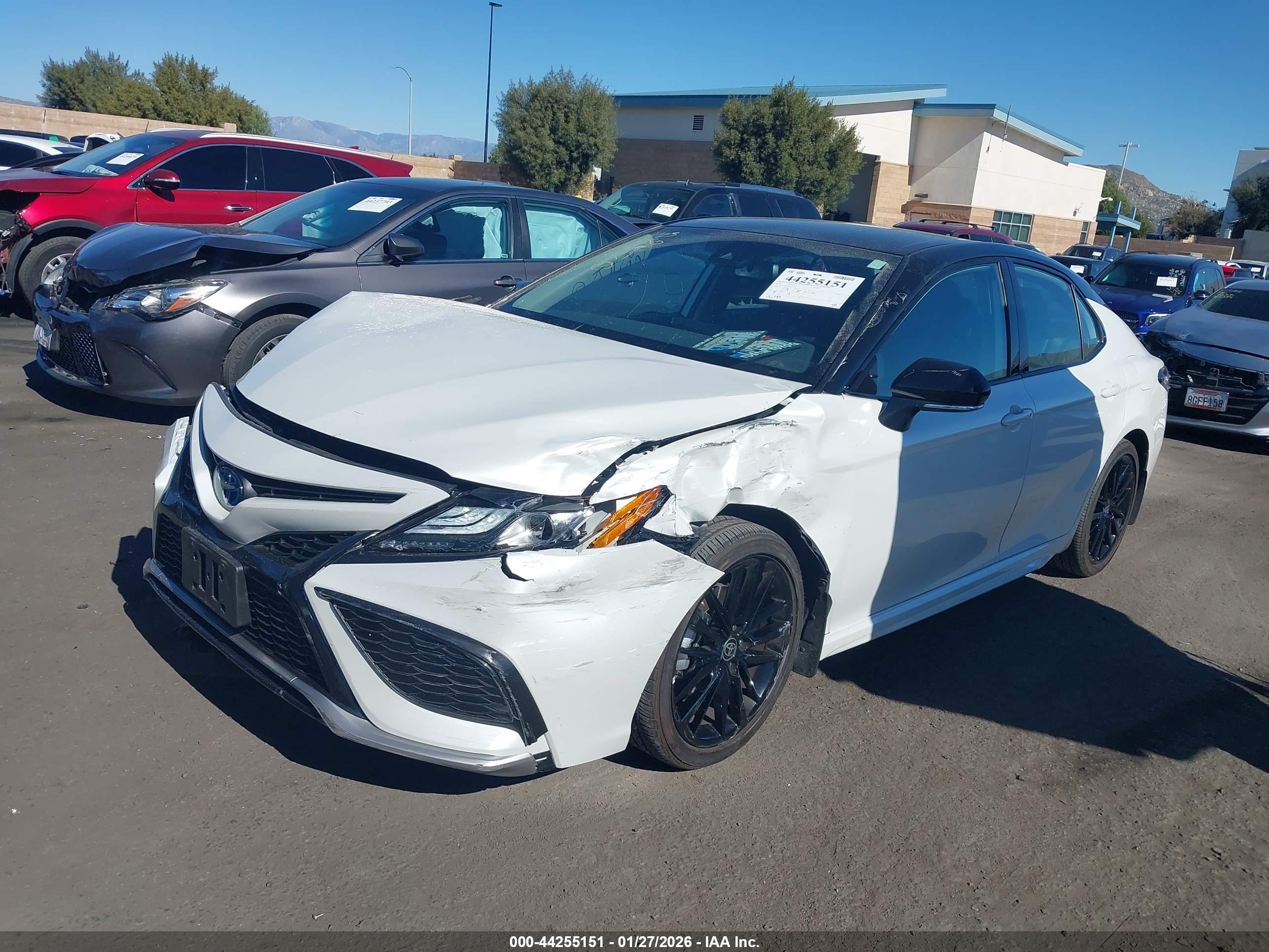 TOYOTA CAMRY image 2