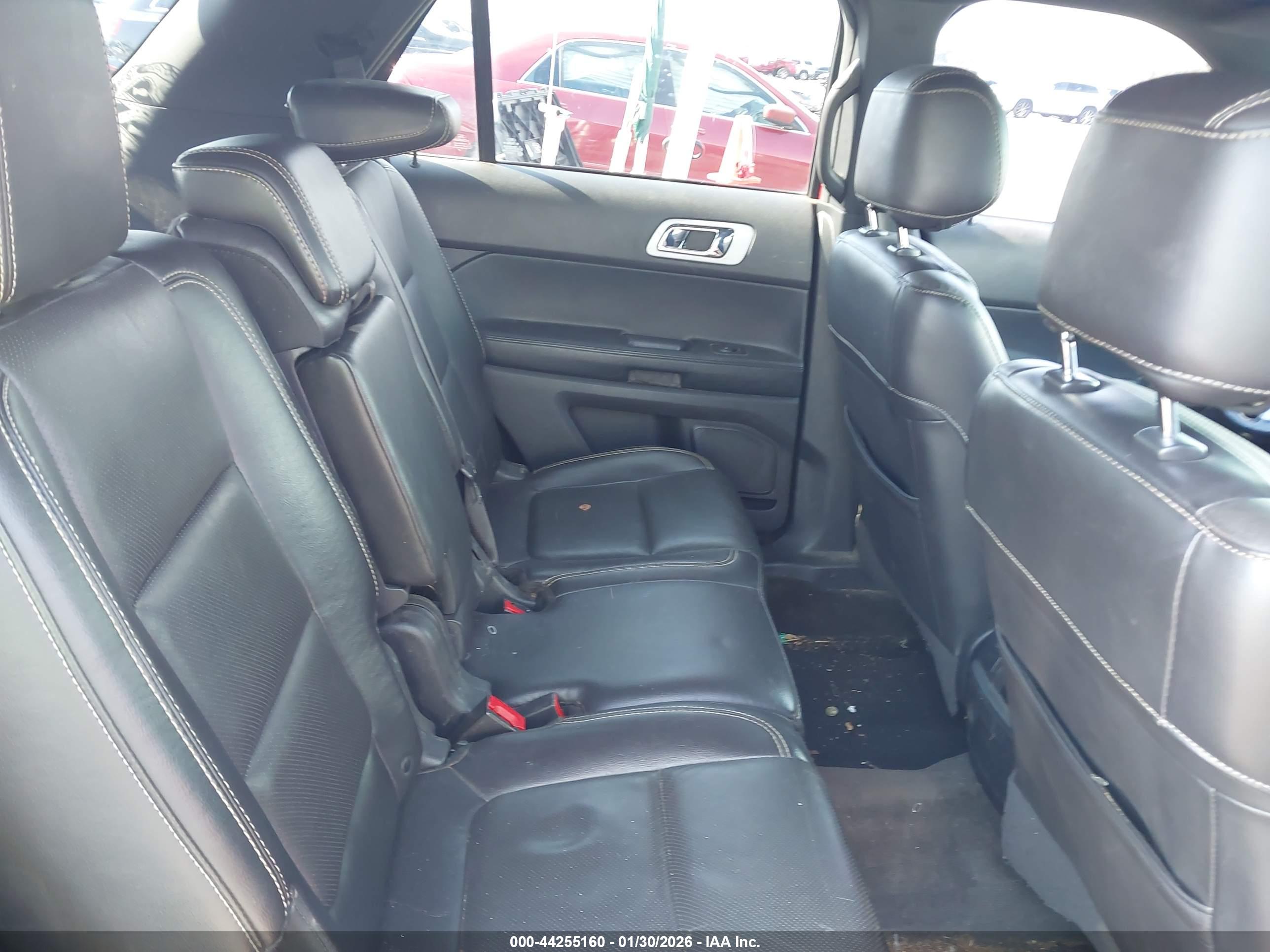 FORD EXPLORER image 8