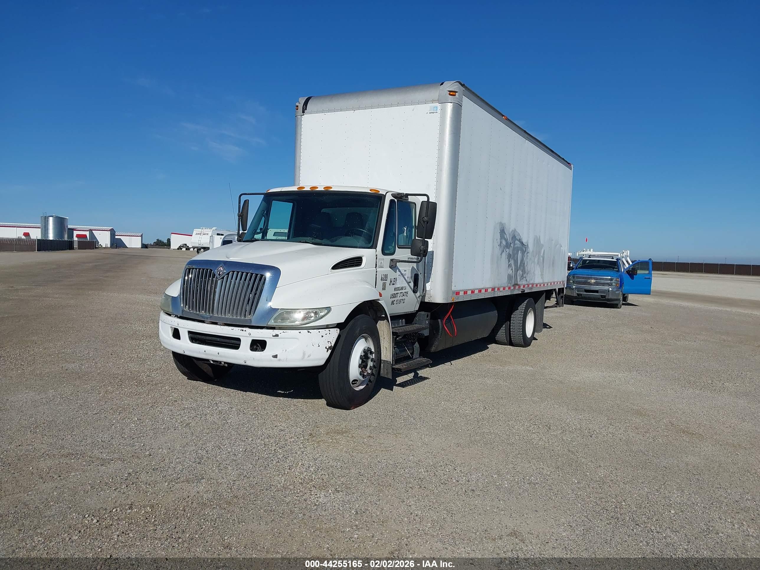 INTERNATIONAL 4000 image 2