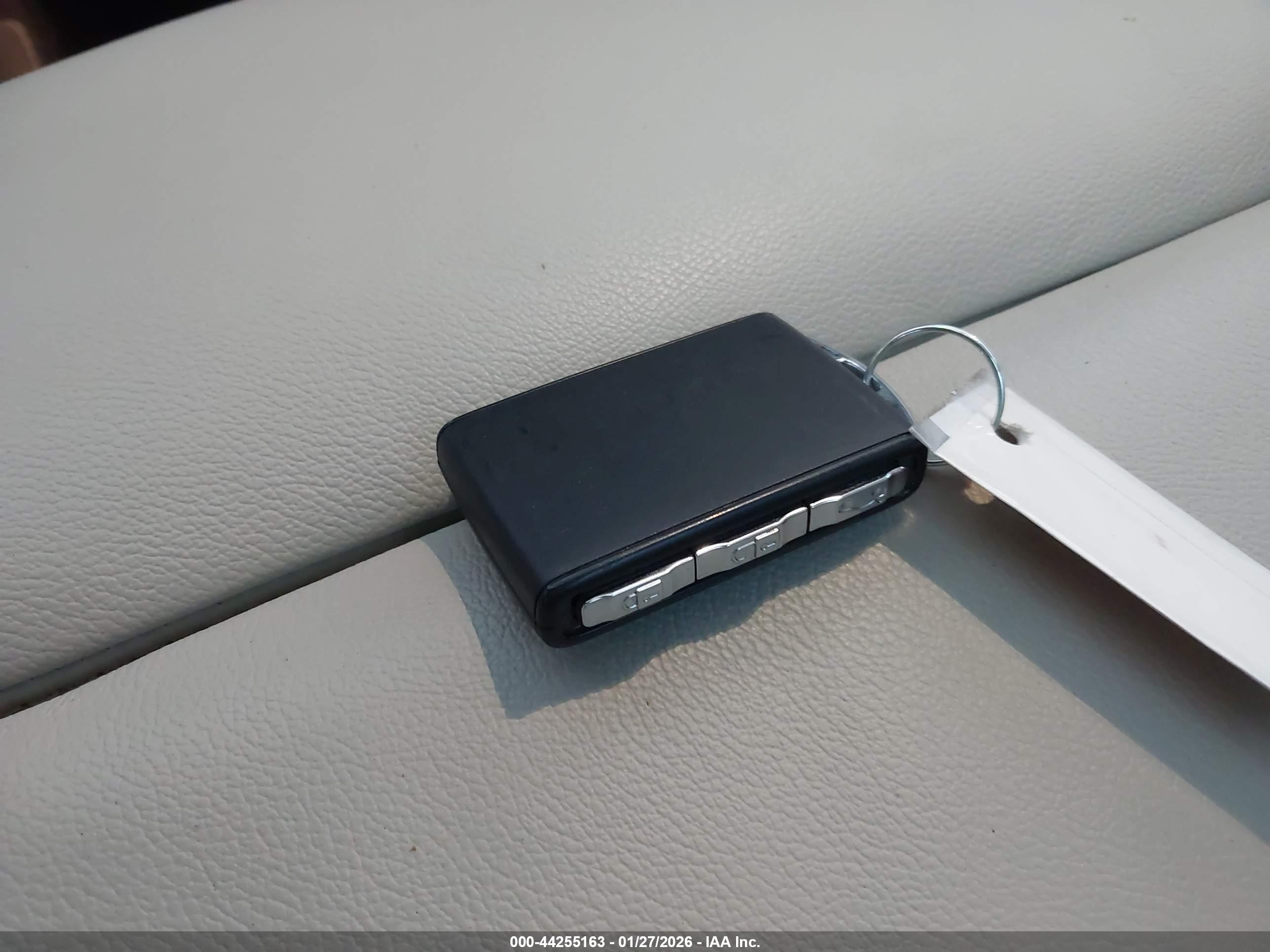 VOLVO XC40 image 11