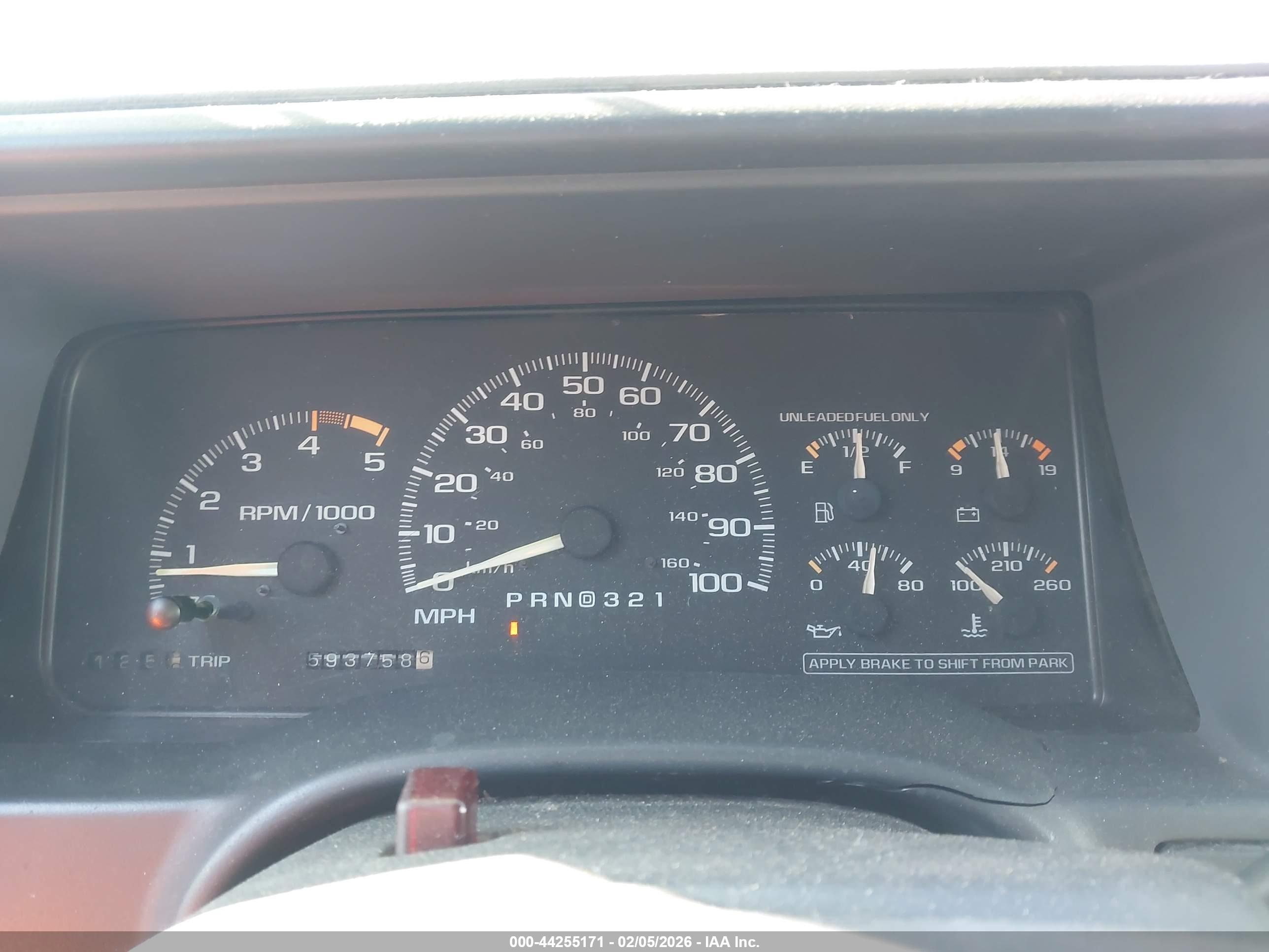 CHEVROLET SUBURBAN image 7
