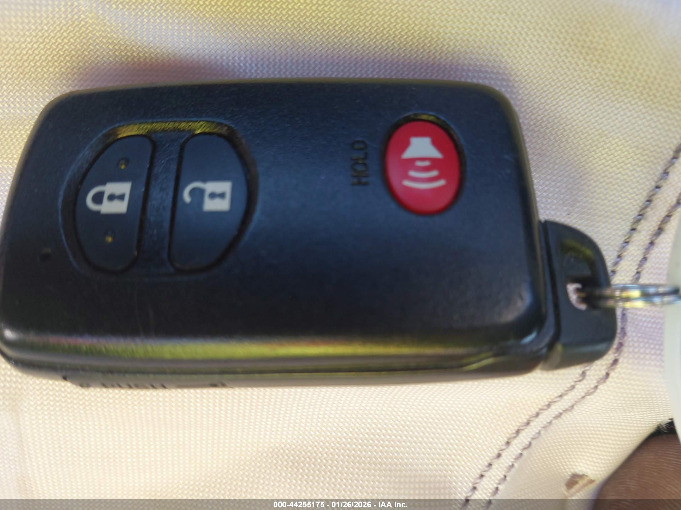 TOYOTA PRIUS image 11