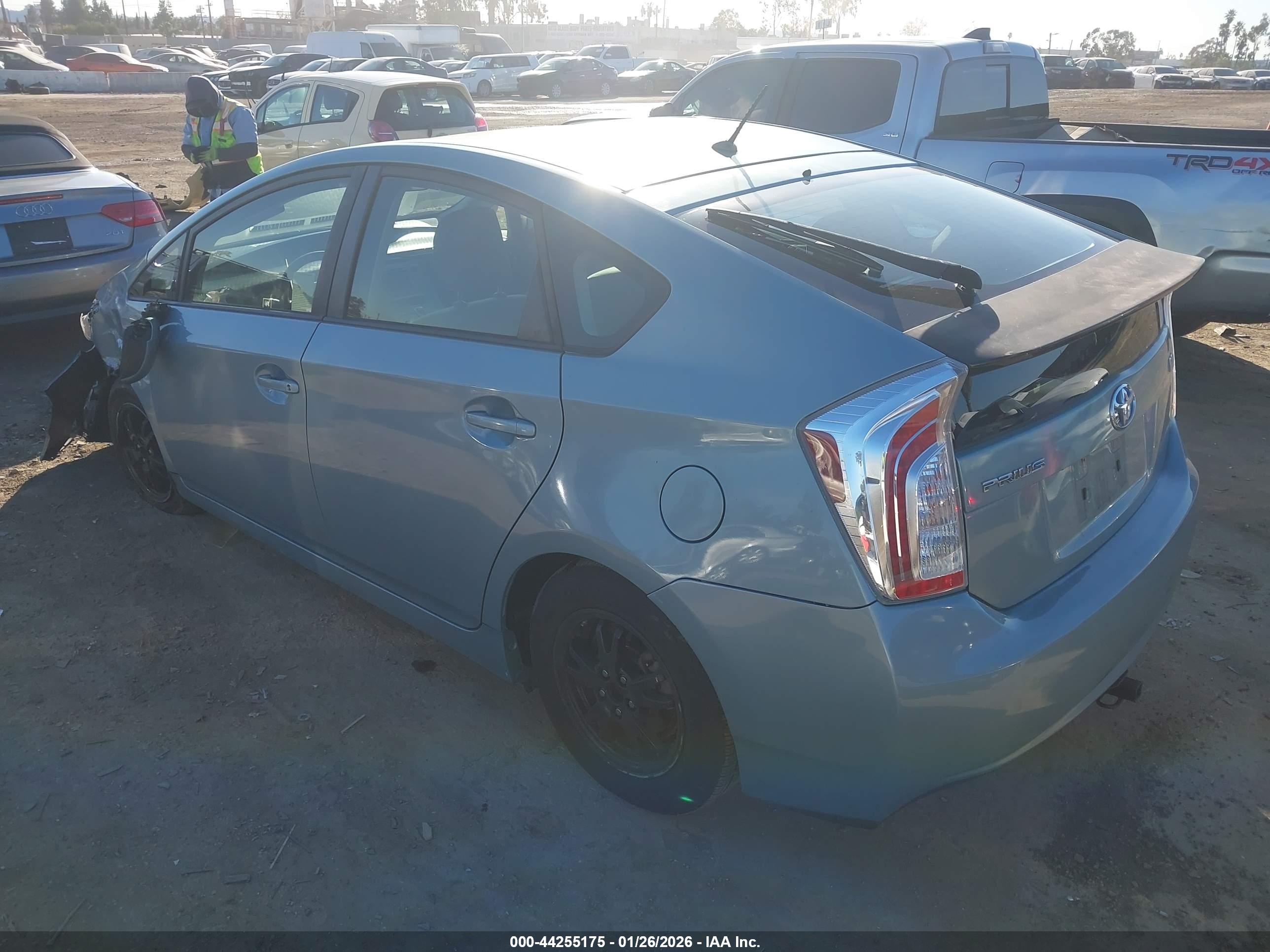 TOYOTA PRIUS image 3