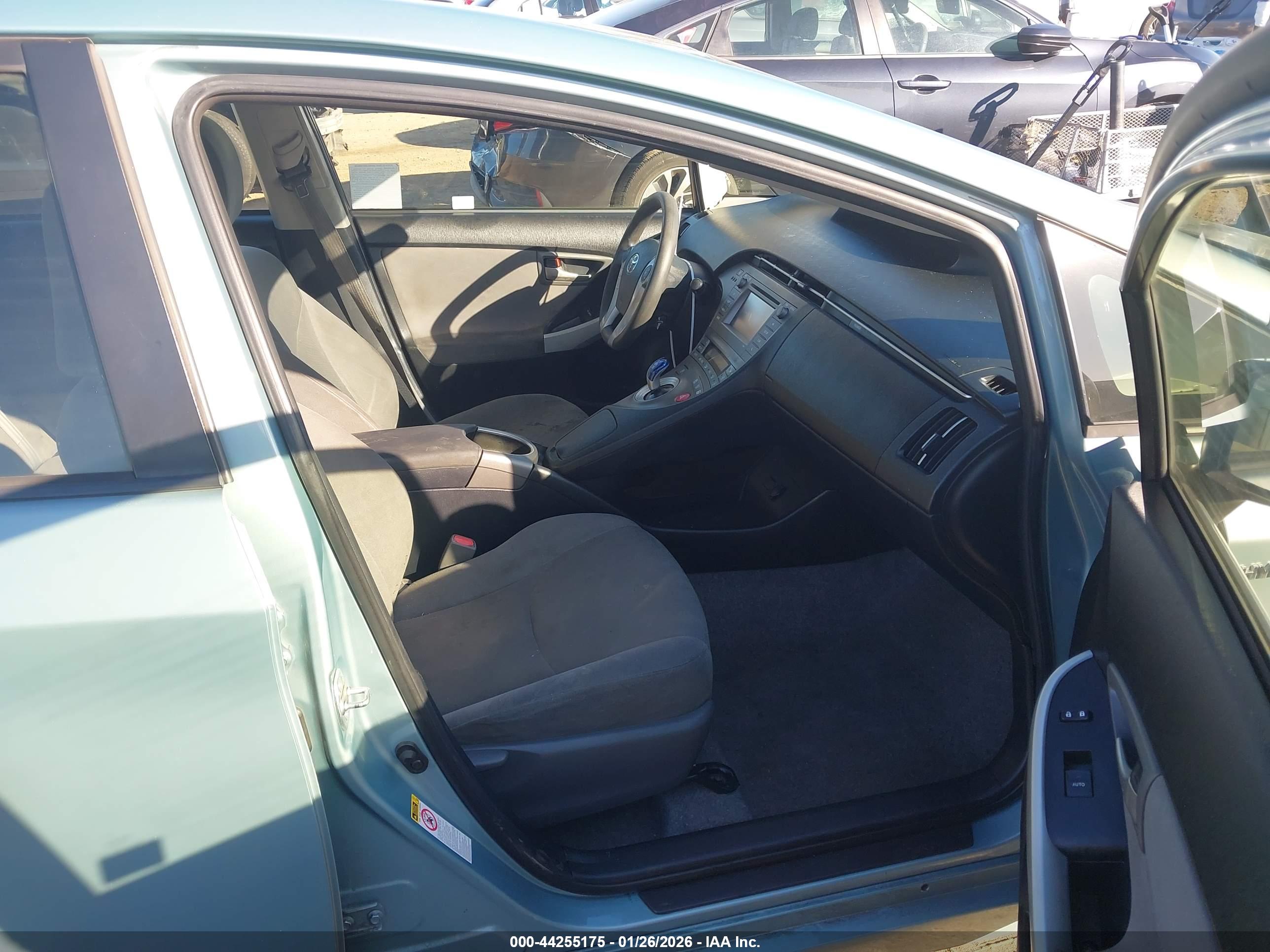 TOYOTA PRIUS image 5
