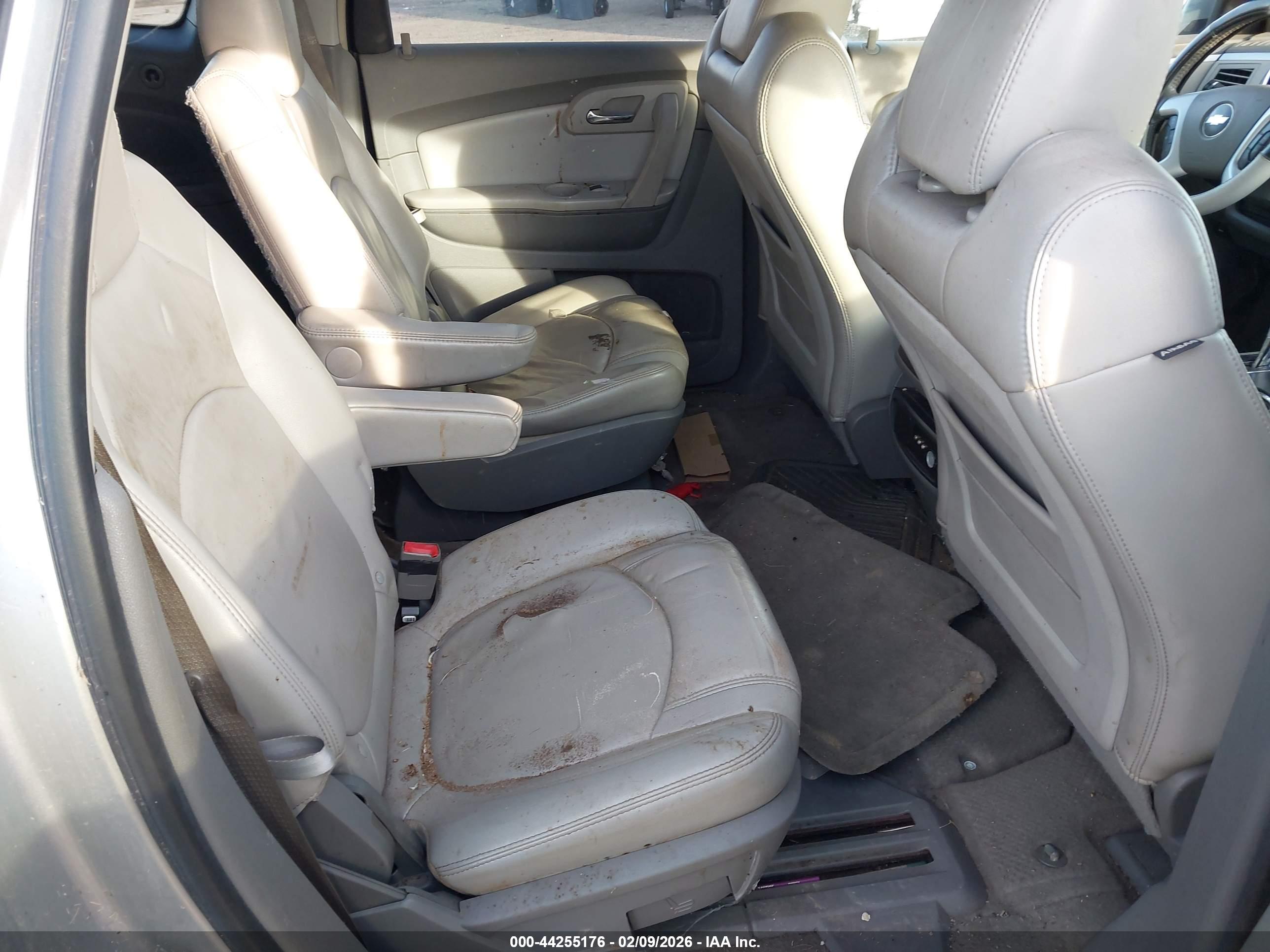 CHEVROLET TRAVERSE image 8