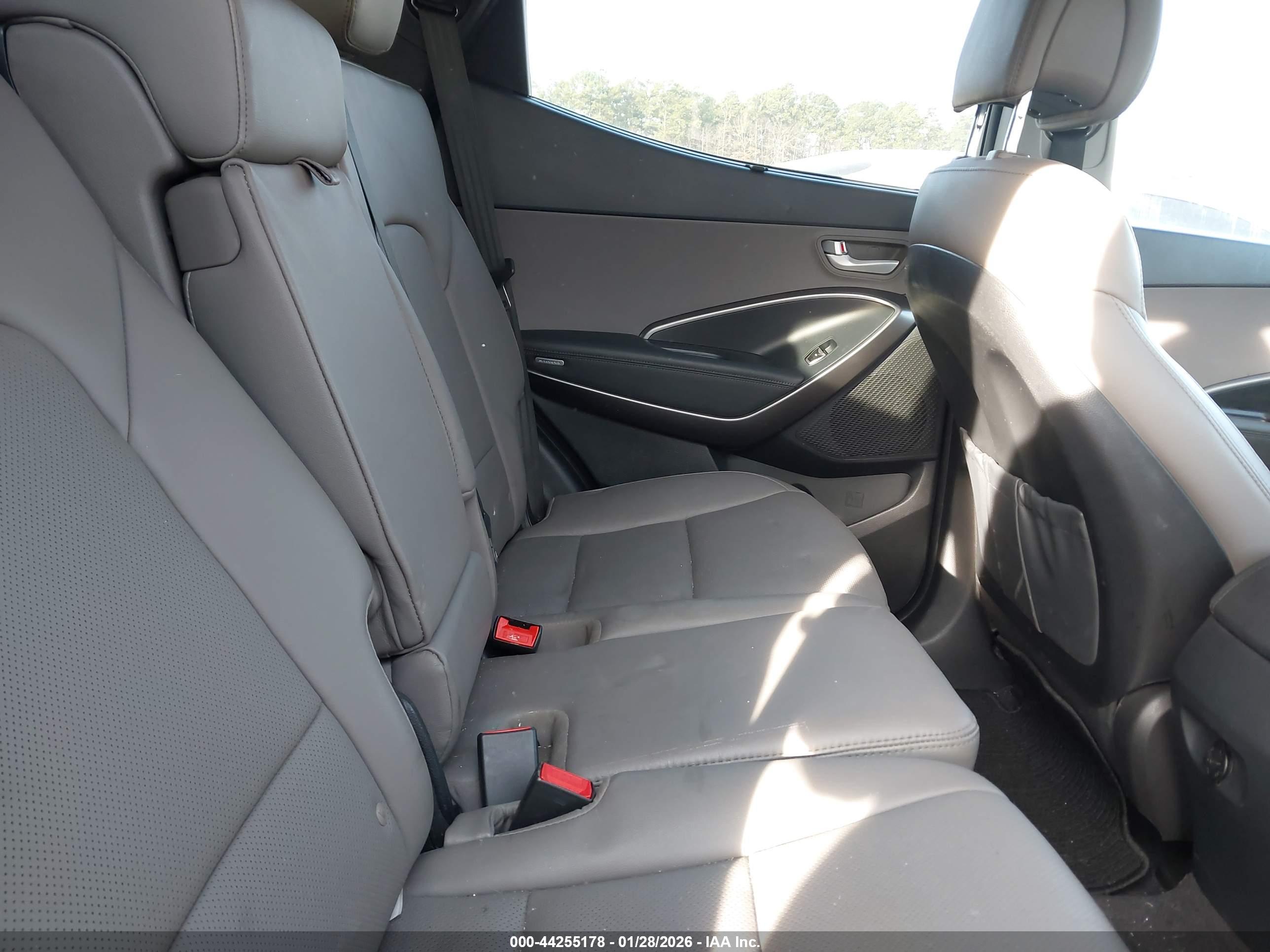HYUNDAI SANTA image 8