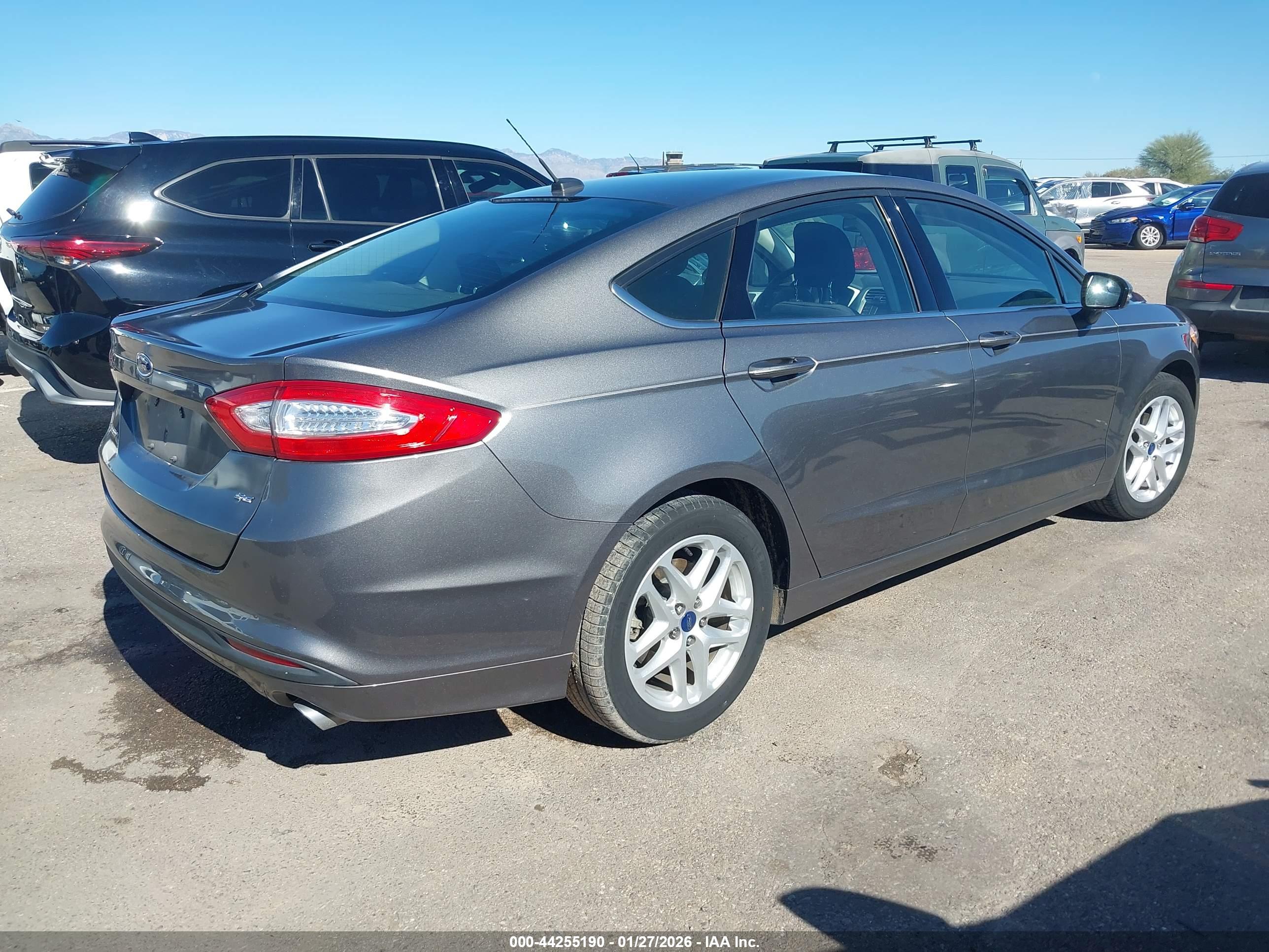 FORD FUSION image 4