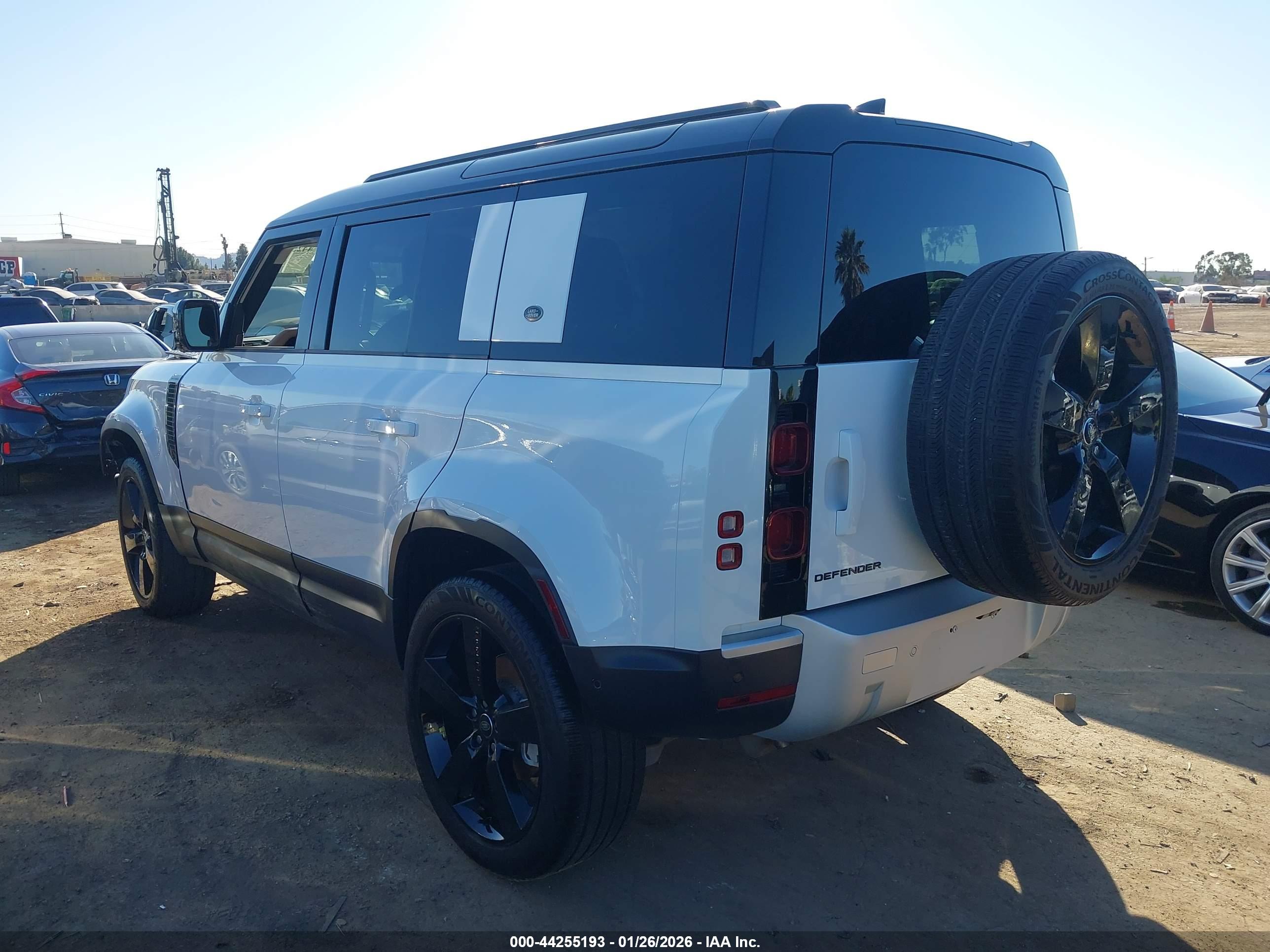 LAND ROVER image 3