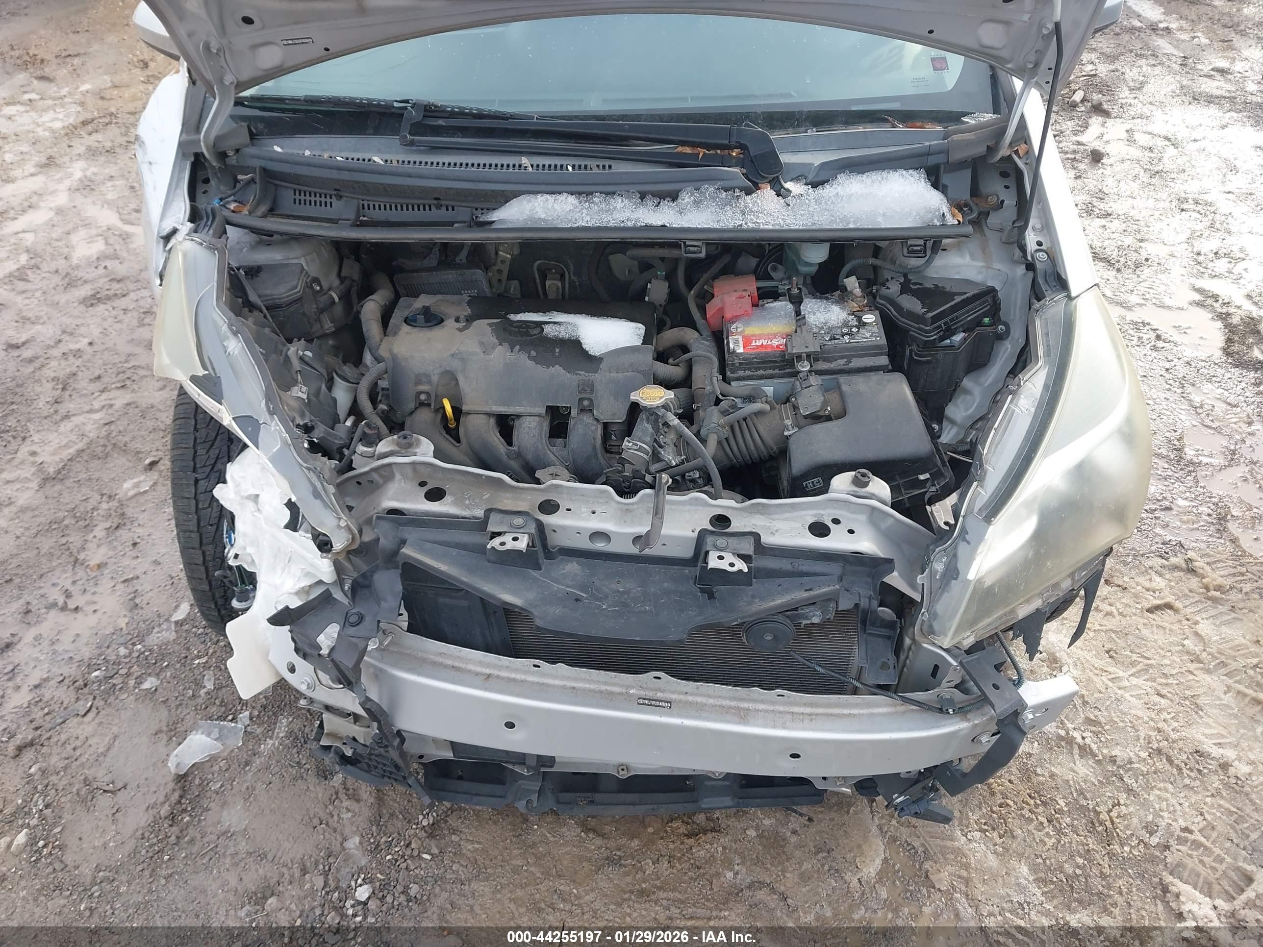 TOYOTA YARIS image 10