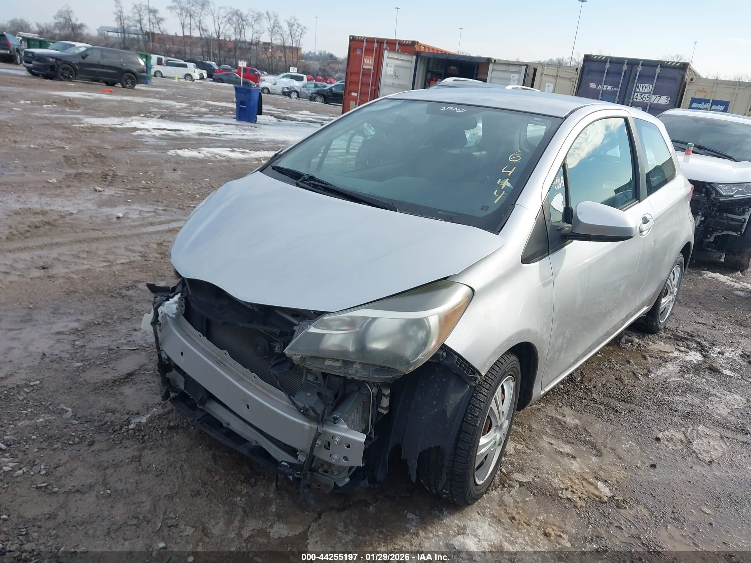 TOYOTA YARIS image 2