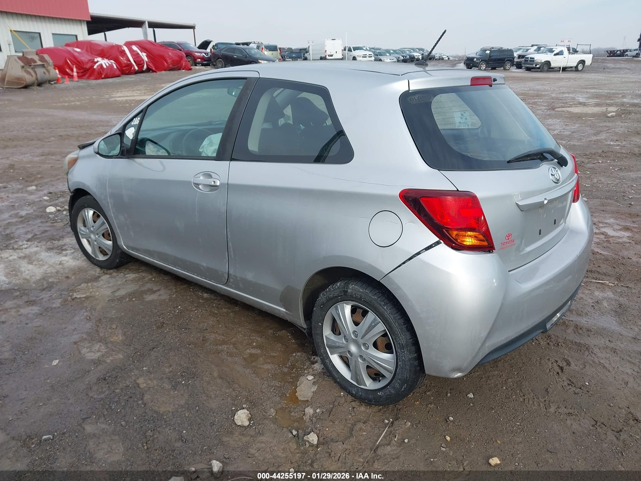 TOYOTA YARIS image 3