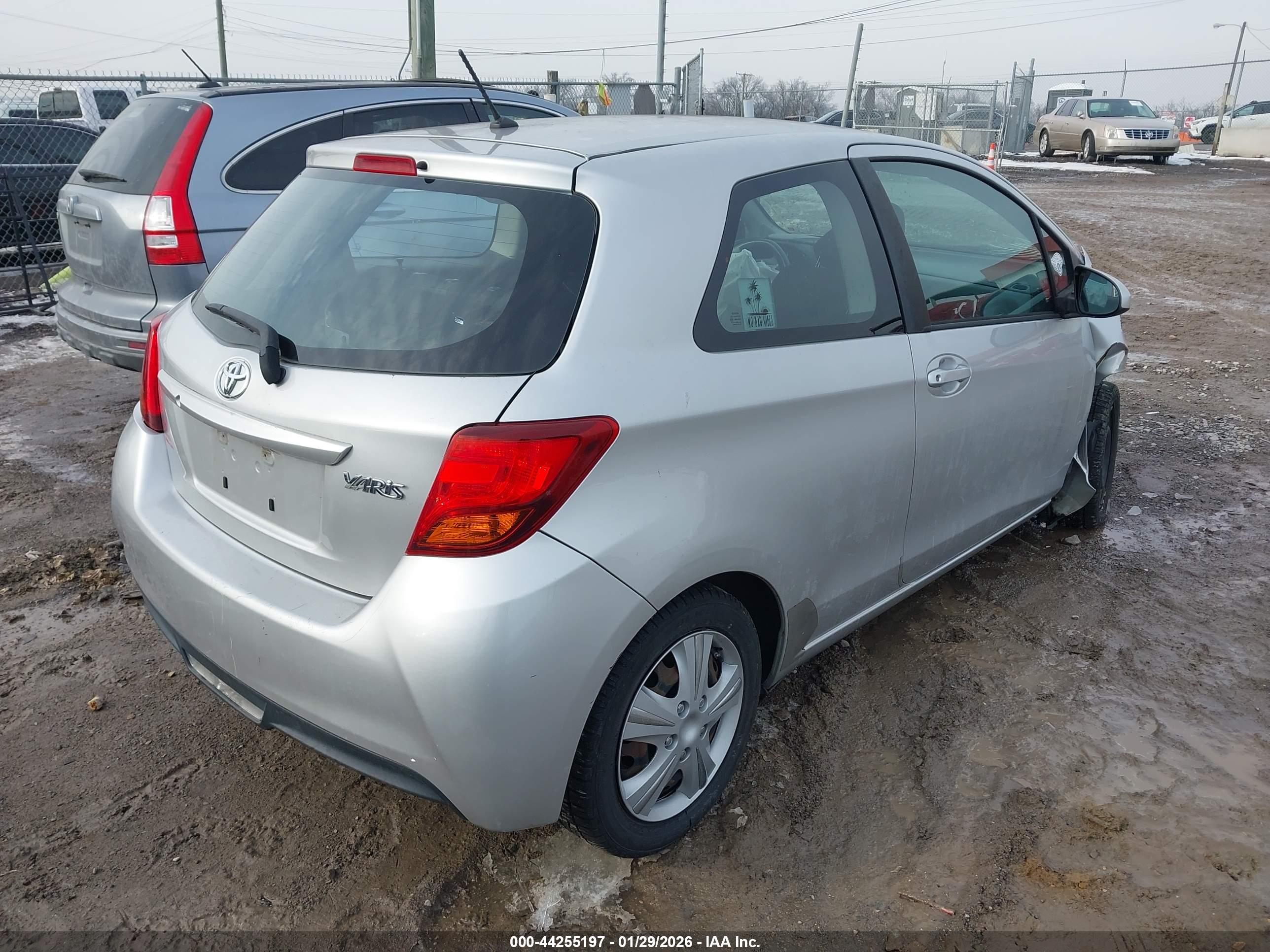 TOYOTA YARIS image 4